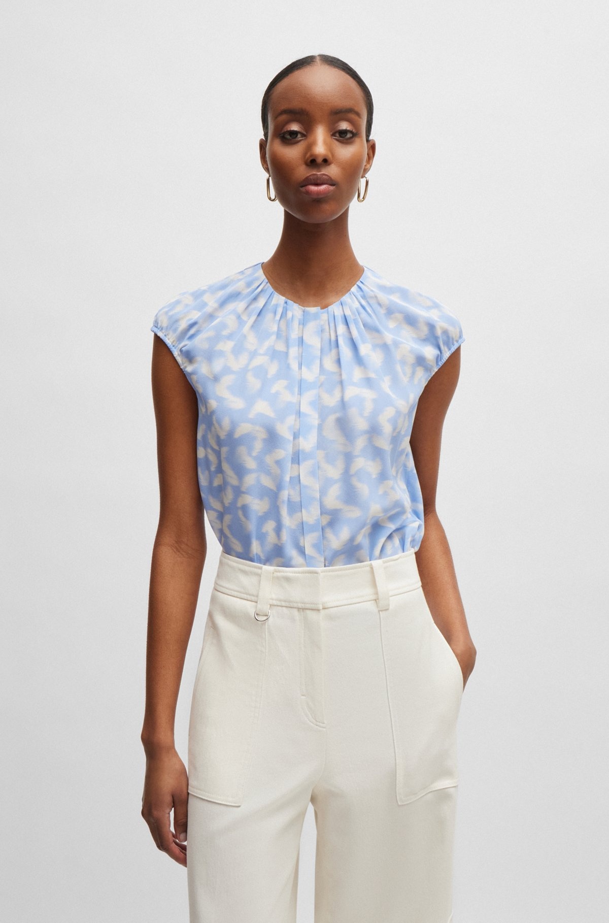 COLLARLESS CAP-SLEEVE BLOUSE IN PRINTED SILK - 2