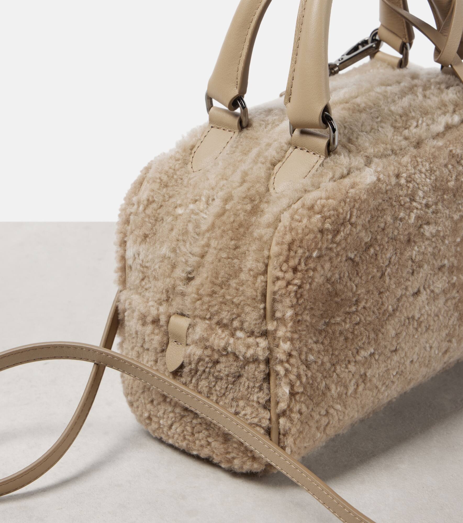 Leather-trimmed shearling tote bag - 6