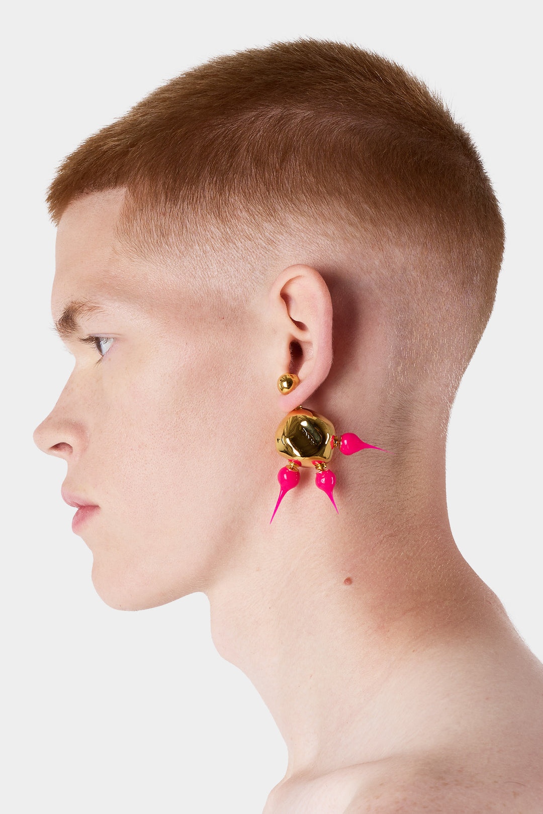 SPIKE RUBBERIZED ROUND EARRINGS / gold / fuxia - 3