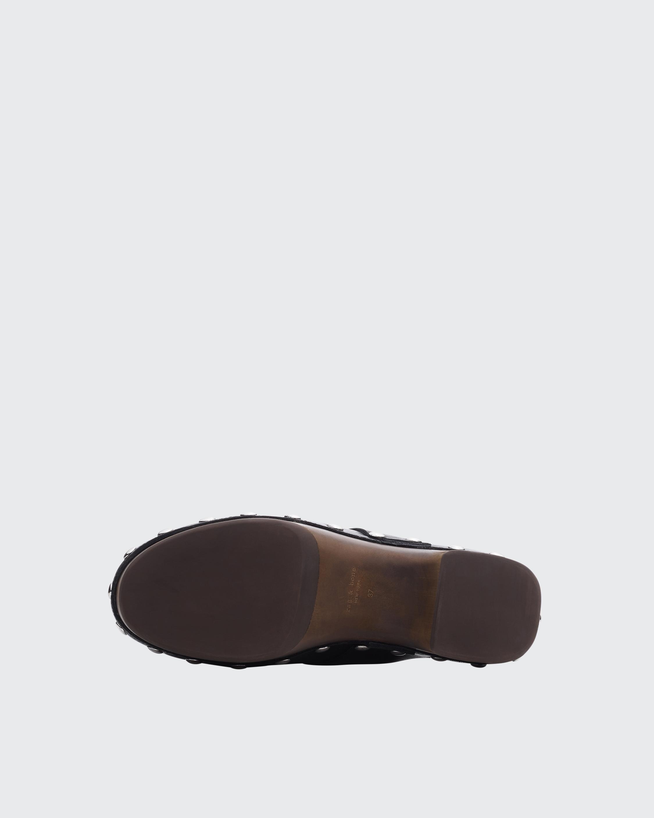 Johannes Clog - Leather
Heeled Clog - 5