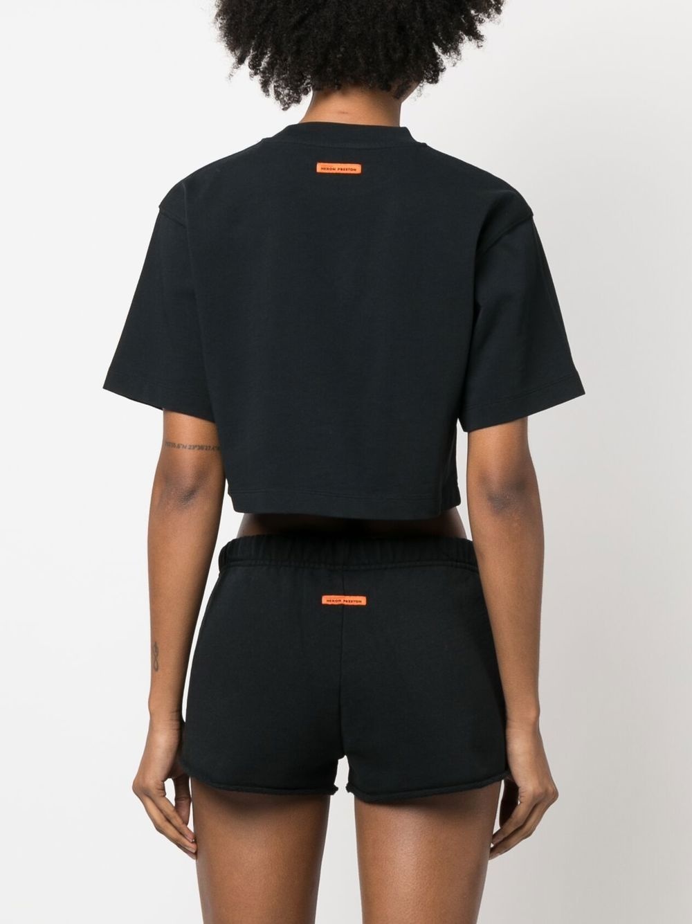 embroidered-logo cropped T-shirt - 4