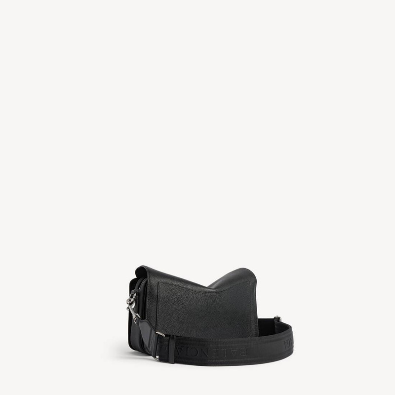 Men's Le 7 Cube Messenger Bag Small in Black 3