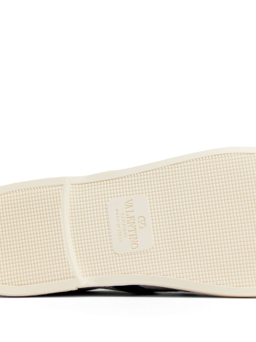 canvas sneakers - 3