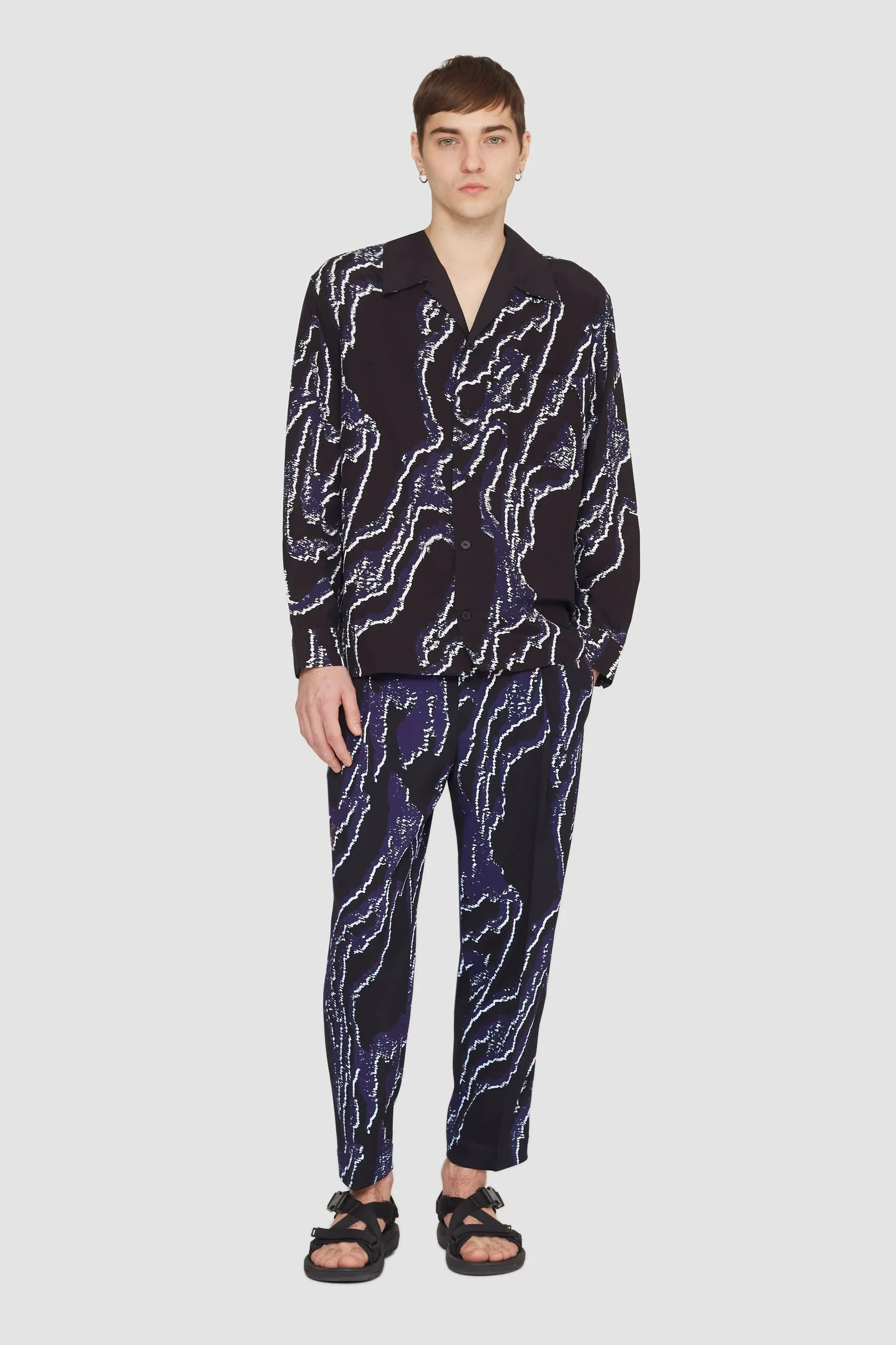 Long Sleeve Printed Convertible Collar Shirt - 1