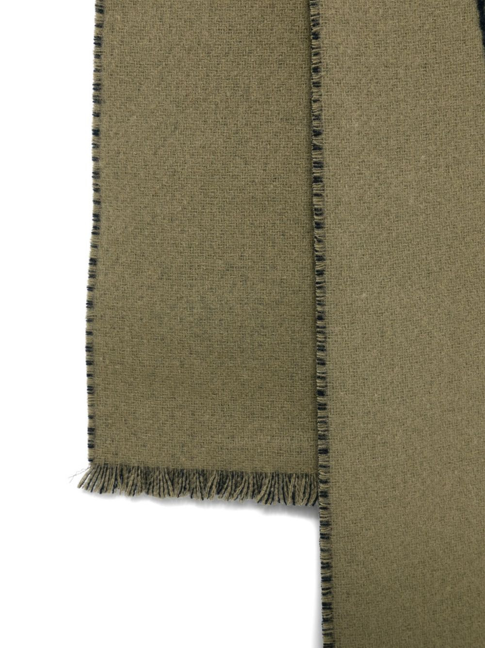 logo-detail wool scarf - 2