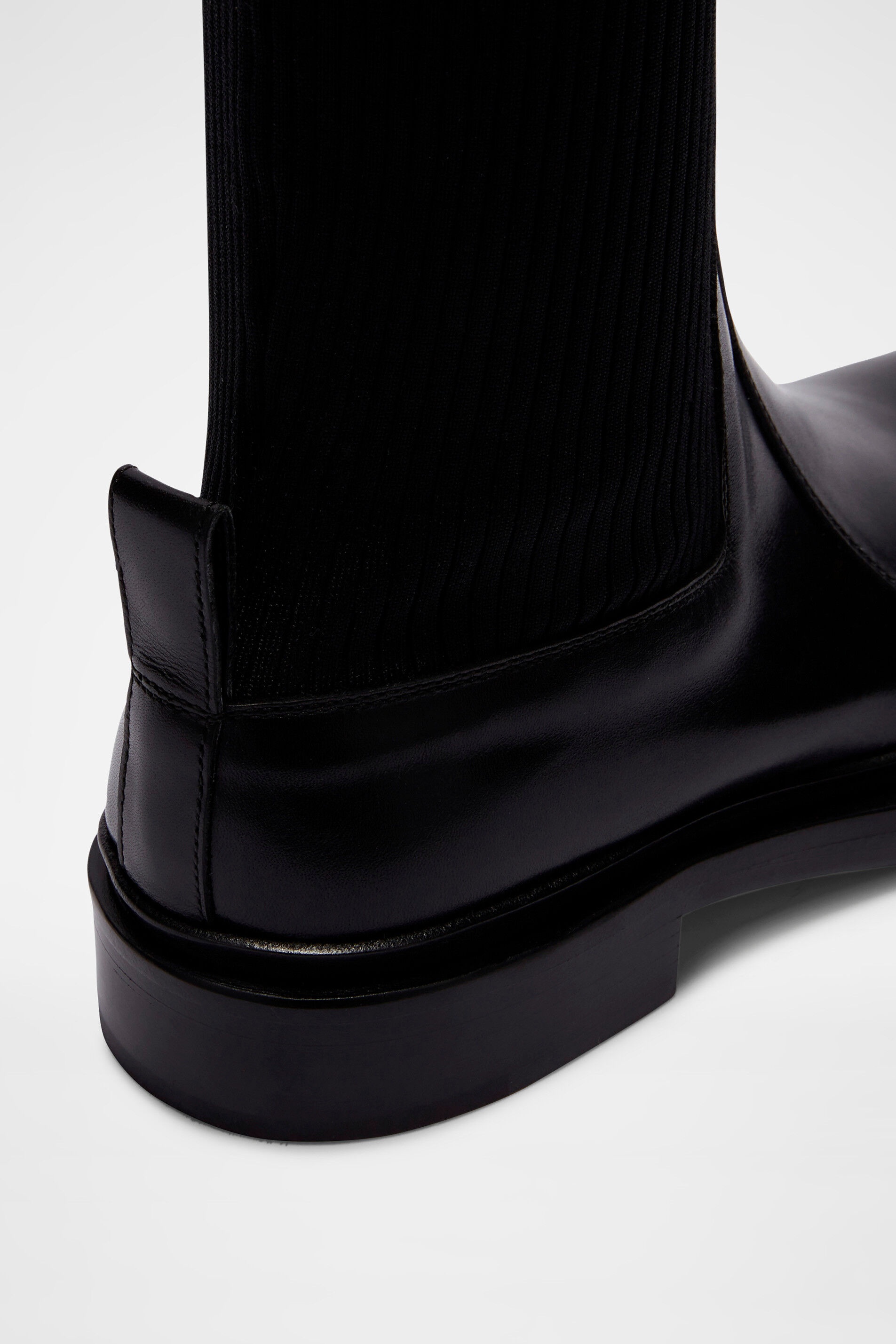Chelsea Boots - 6