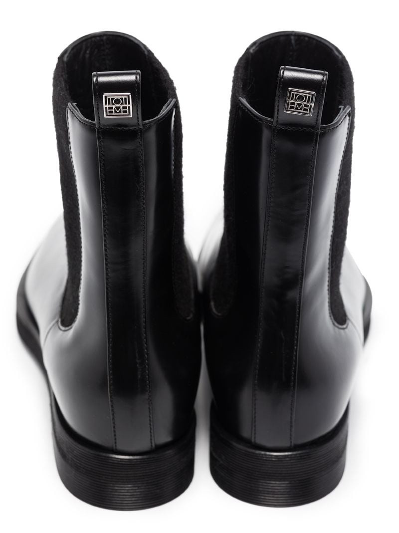Totême square-toe Chelsea boots outlook