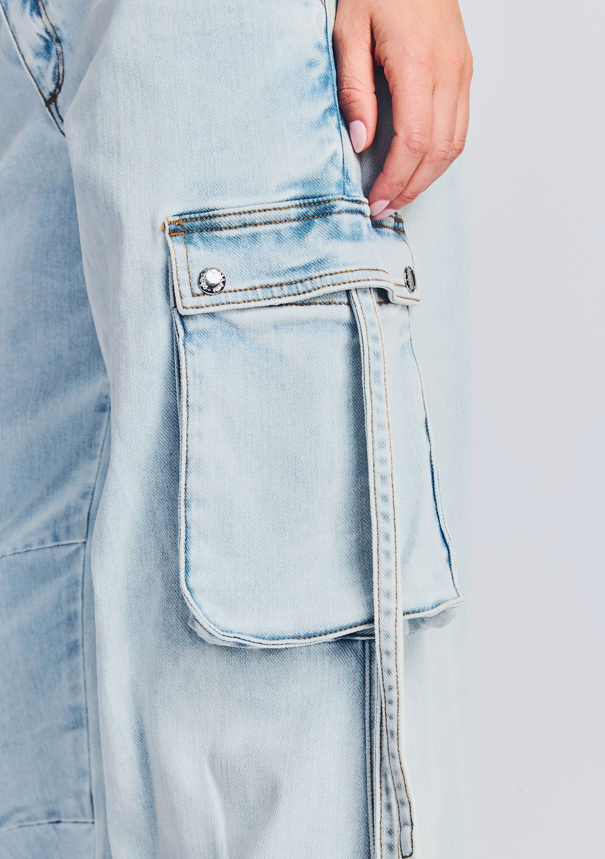 SAMIRA LOW RISE CARGO JEAN - 5