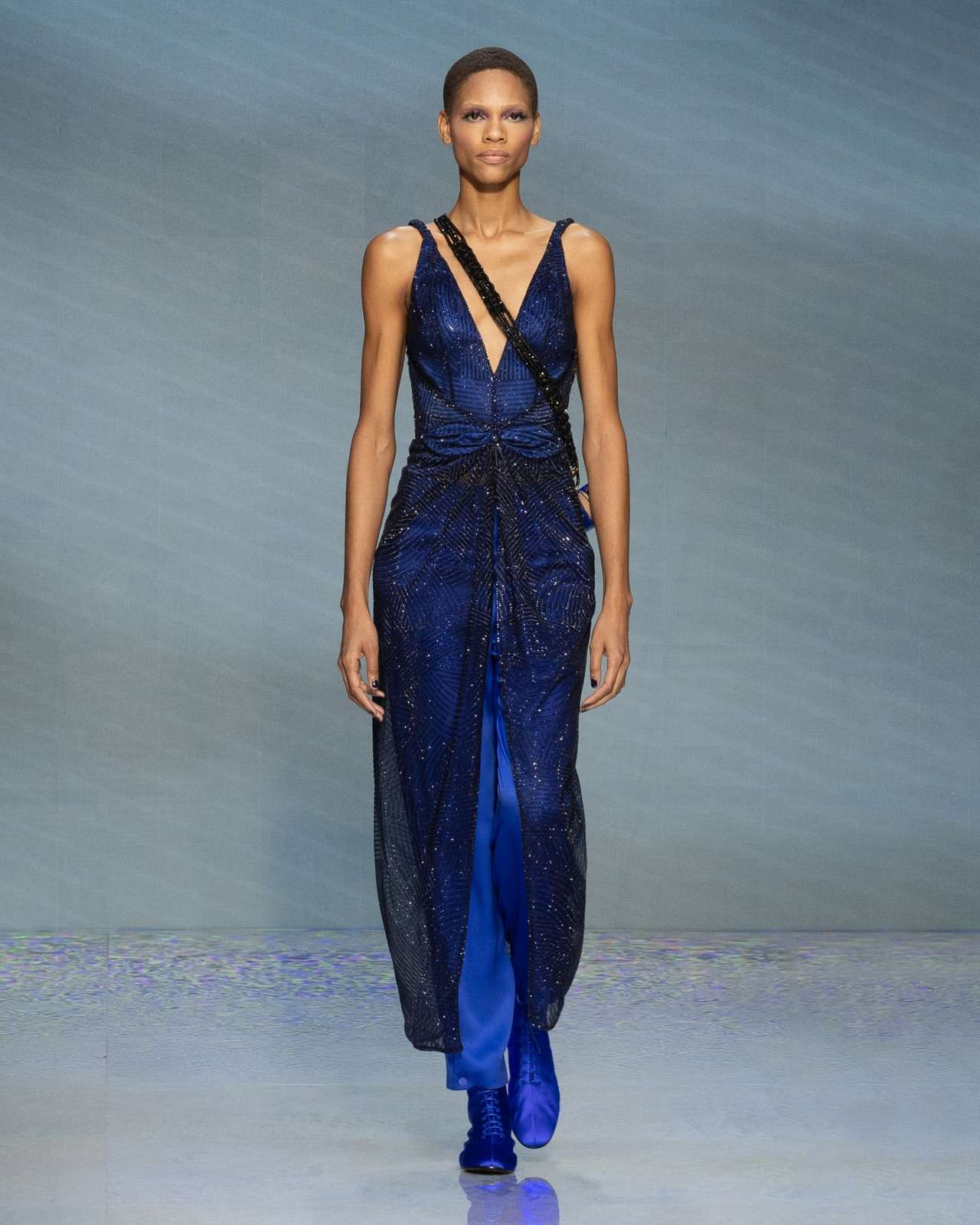 Embroidered long dress - 7
