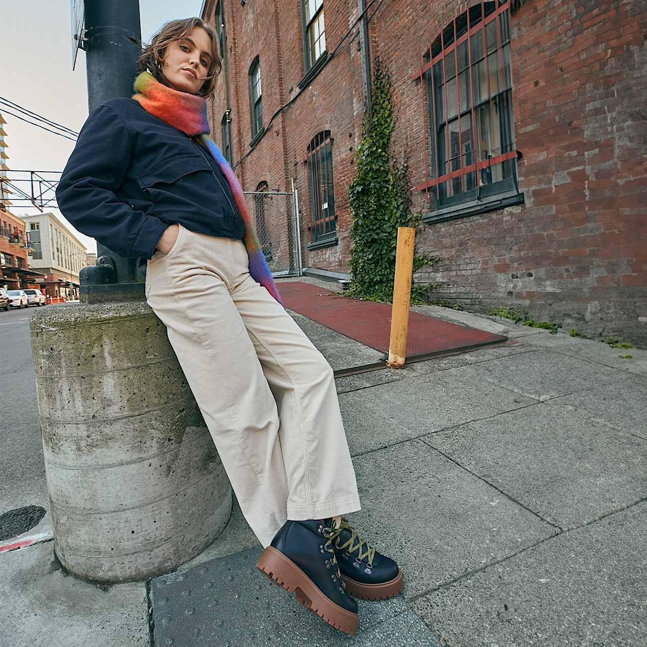 Women's Stone Street Mid Lace-Up Platform Hiker - 2