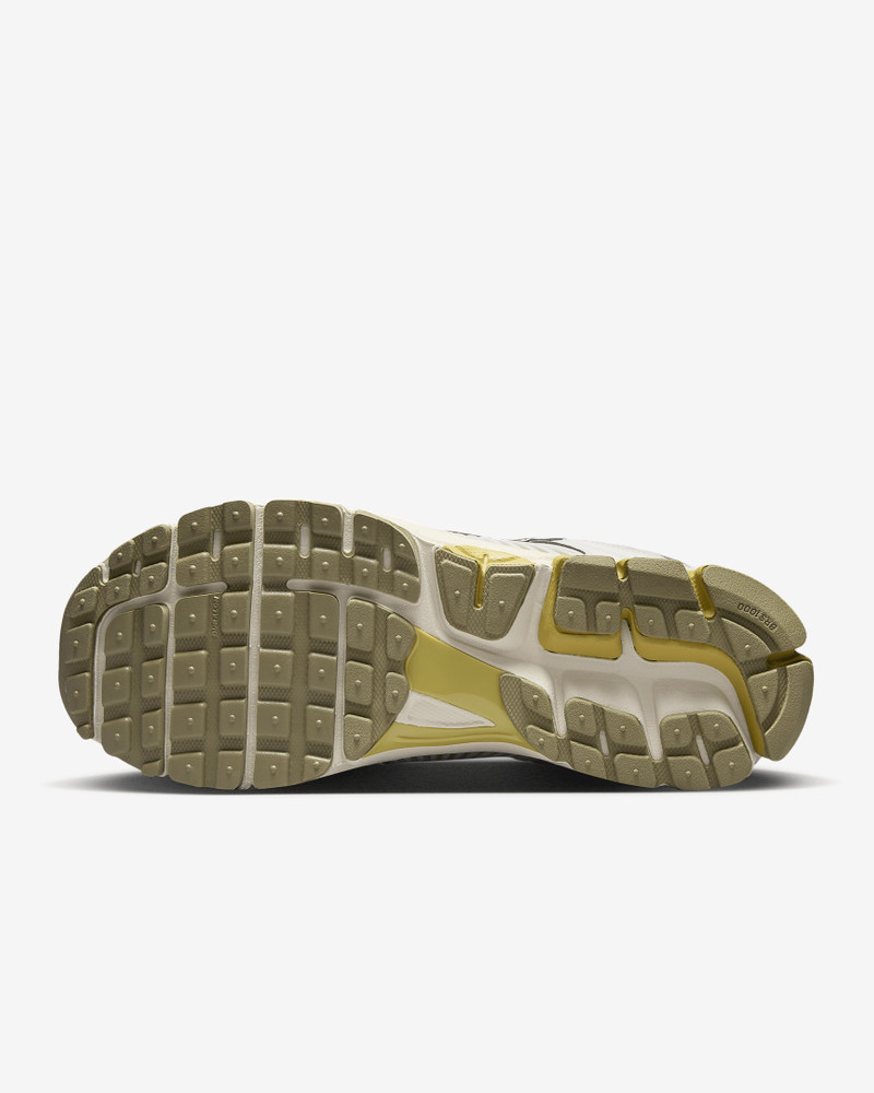 Nike Nike Zoom Vomero 5 Men's Shoes outlook