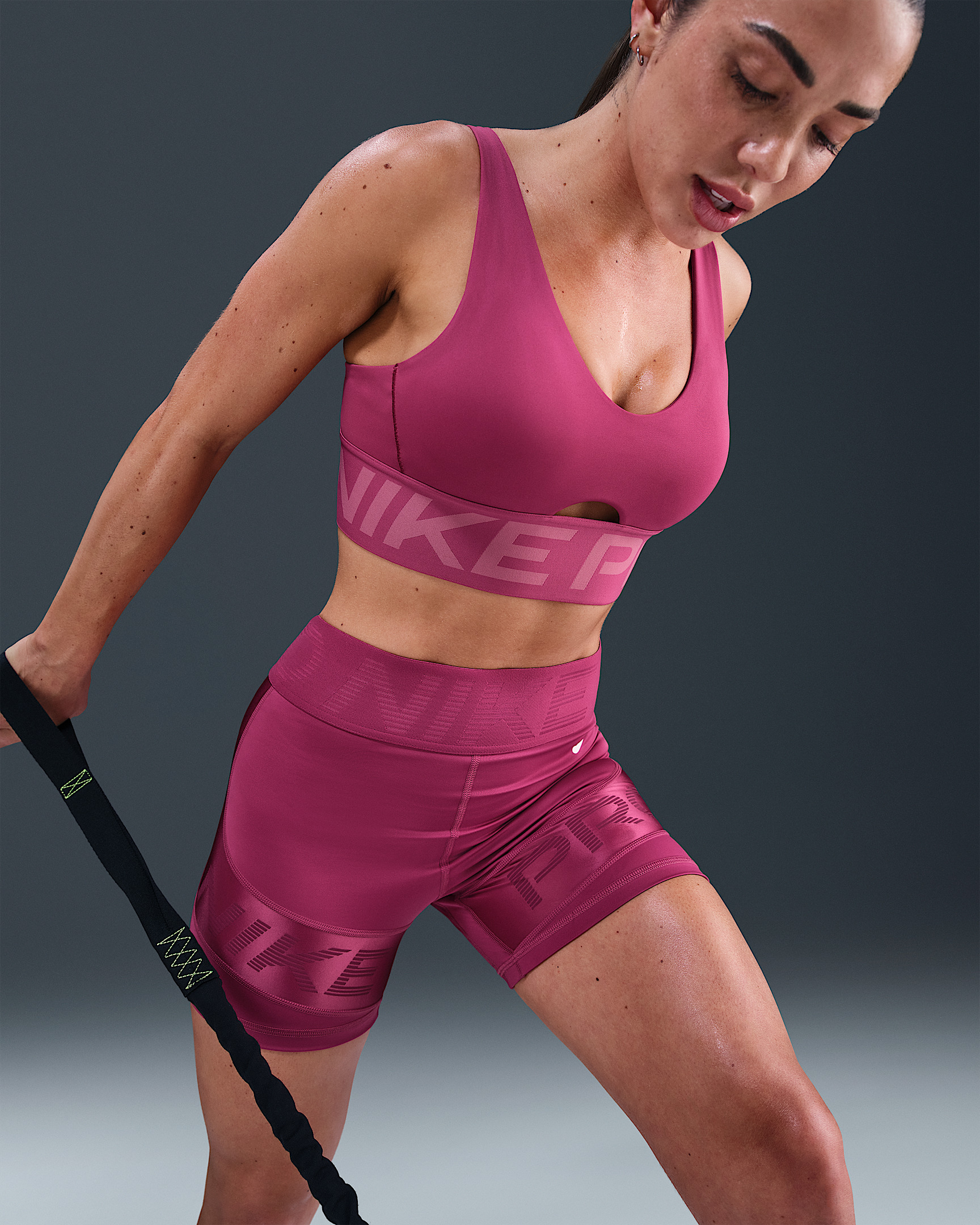 Nike Pro Indy Plunge Women's Medium-Support Padded Sports Bra - 3