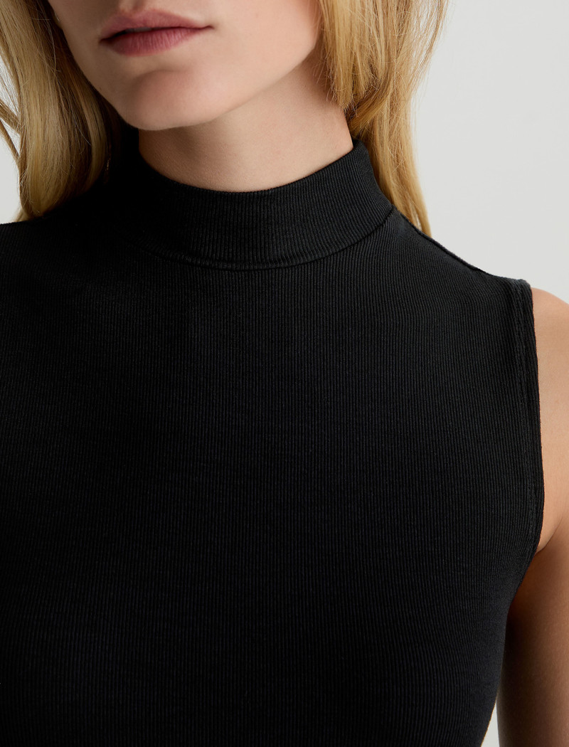 Edie Sleeveless Turtleneck 5