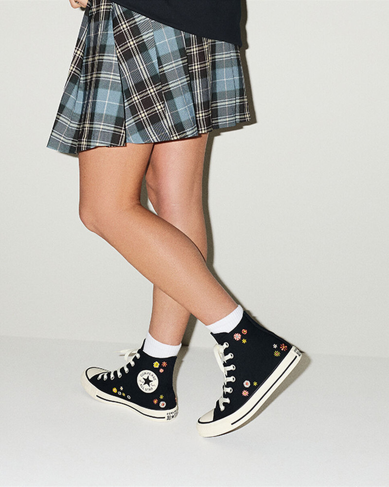 Chuck Taylor All Star Embroidered Florals 4