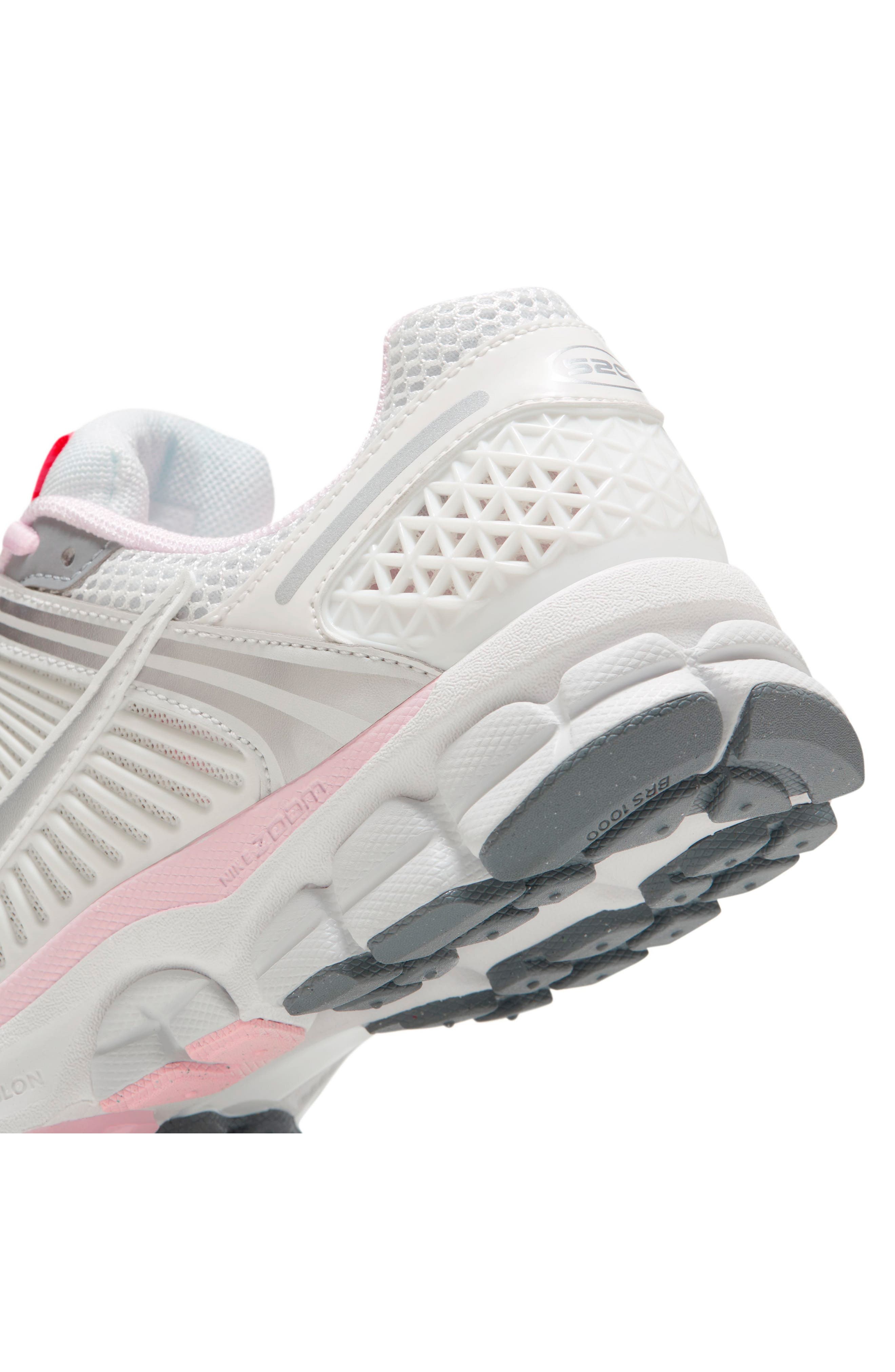 Nike Zoom Vomero 5 Sneaker in Dust/Silver/White at Nordstrom - 9
