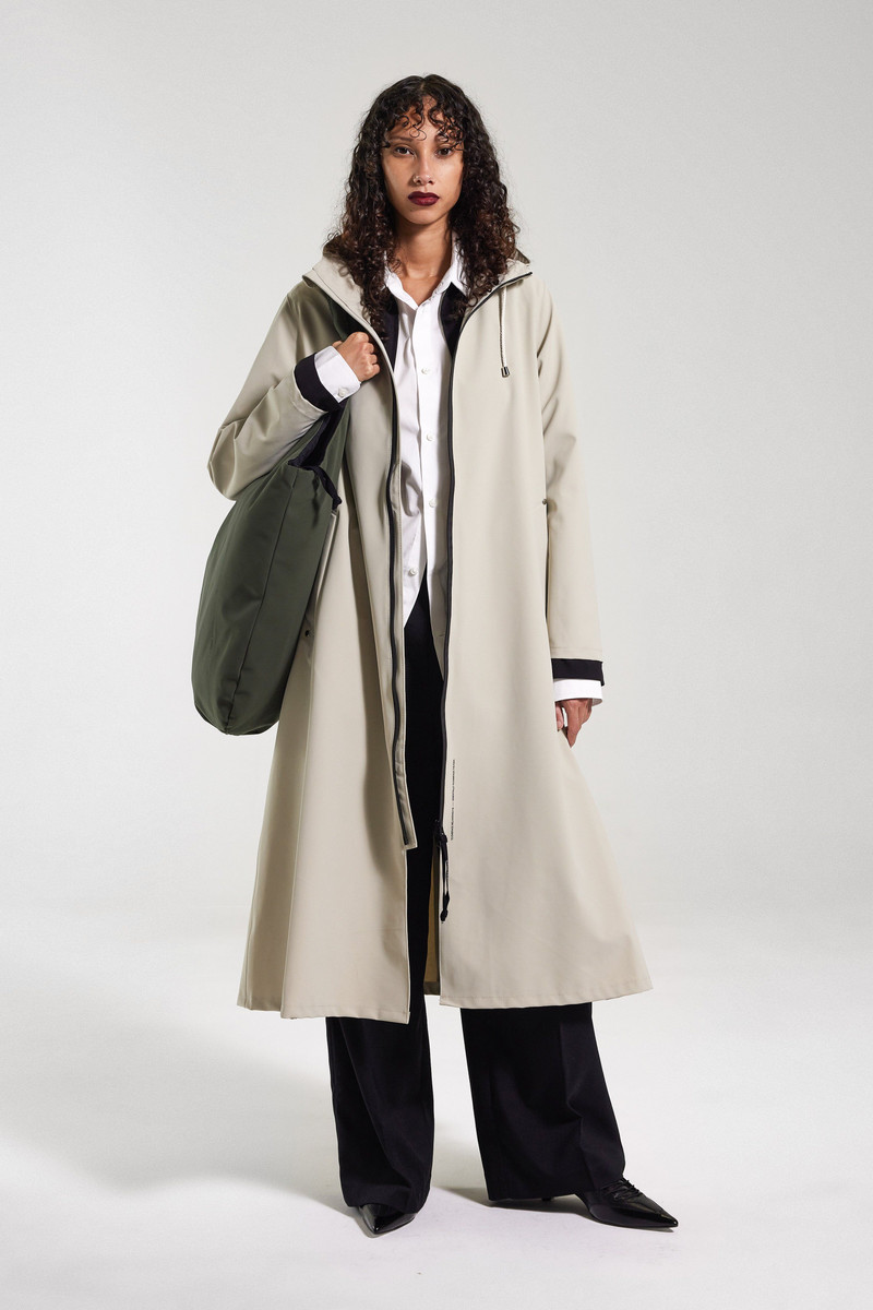 Stutterheim Mosebacke Long Lightweight Zip Matte Raincoat Pelican outlook