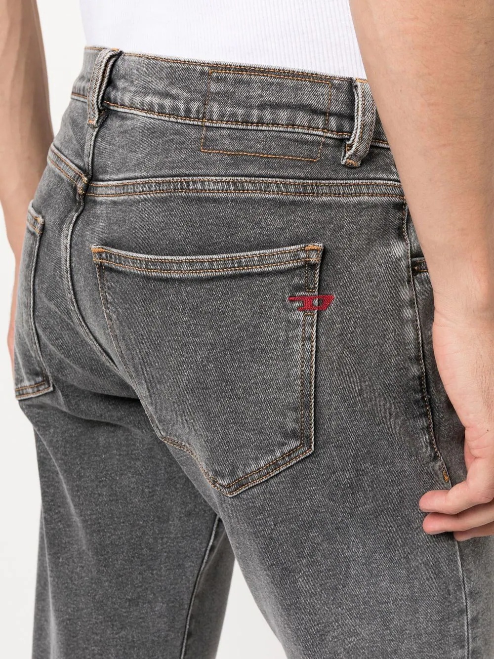 D Strukt slim-fit jeans - 10