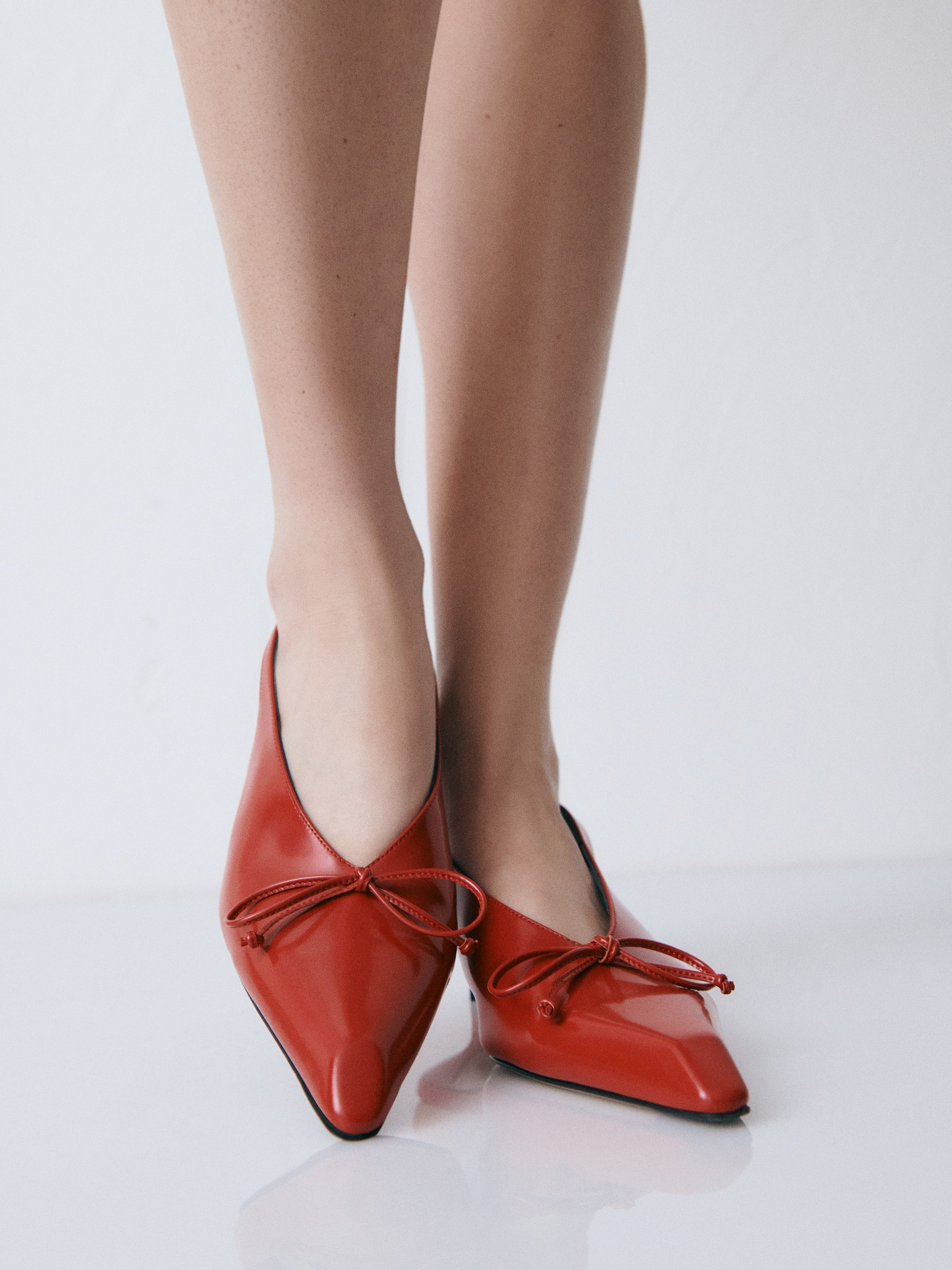 【送料&関税込】Jacquemus Low Slingbacks cubisto JACQUEMUS The low Cubisto slingbacks | REVERSIBLE