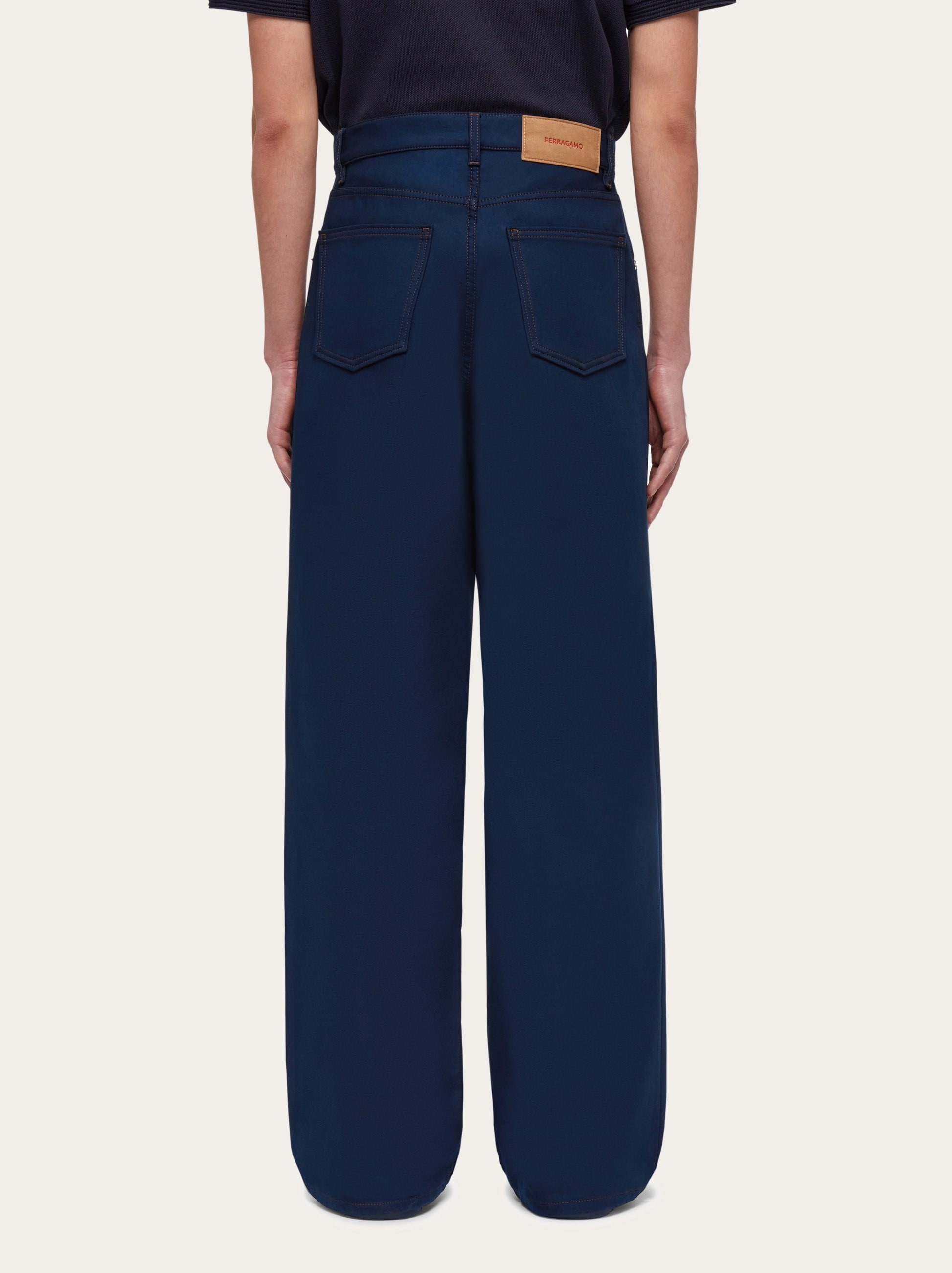 White jeans with contrasting stitching - 4