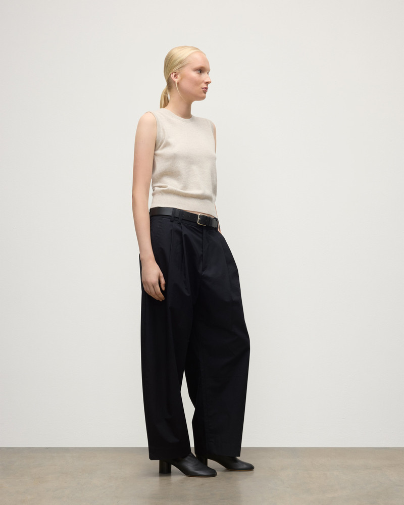 Johnstons of Elgin Iris Natural Classic Cashmere Tank outlook