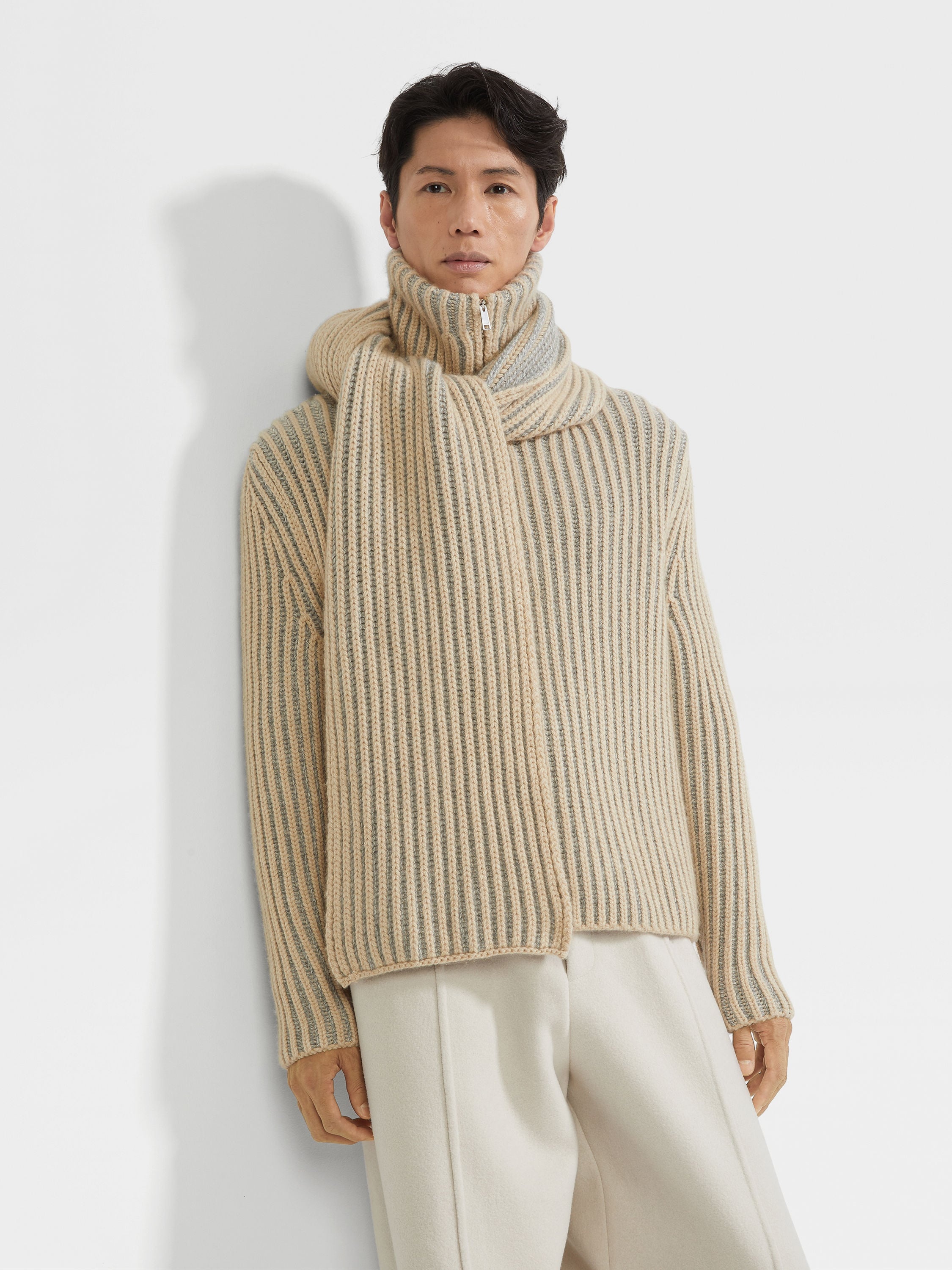 LIGHT BEIGE AND WHITE OASI CASHMERE SCARF 3
