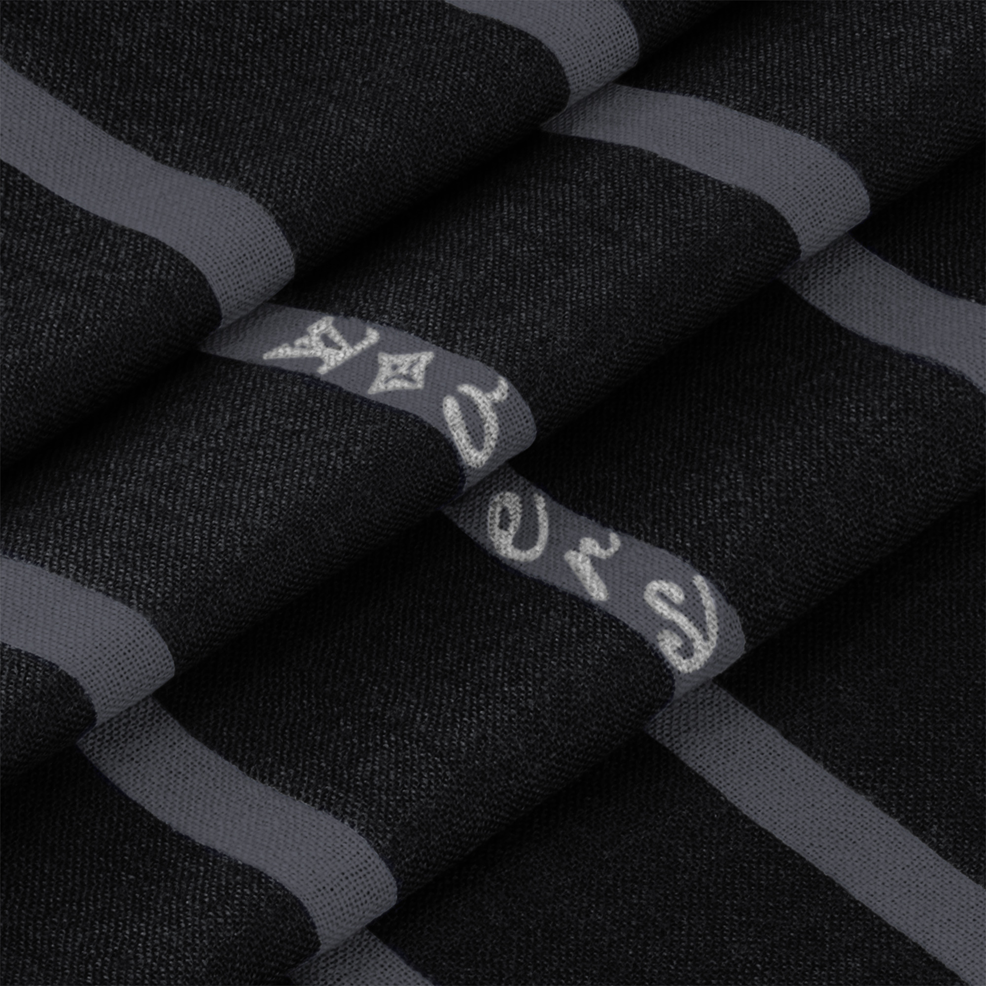 LV Lovers Stole 3