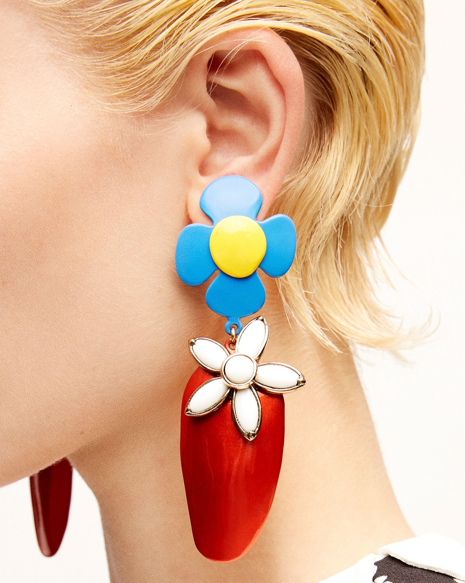 flower and strawberry pendant earrings in metal, enamel and resin - 2