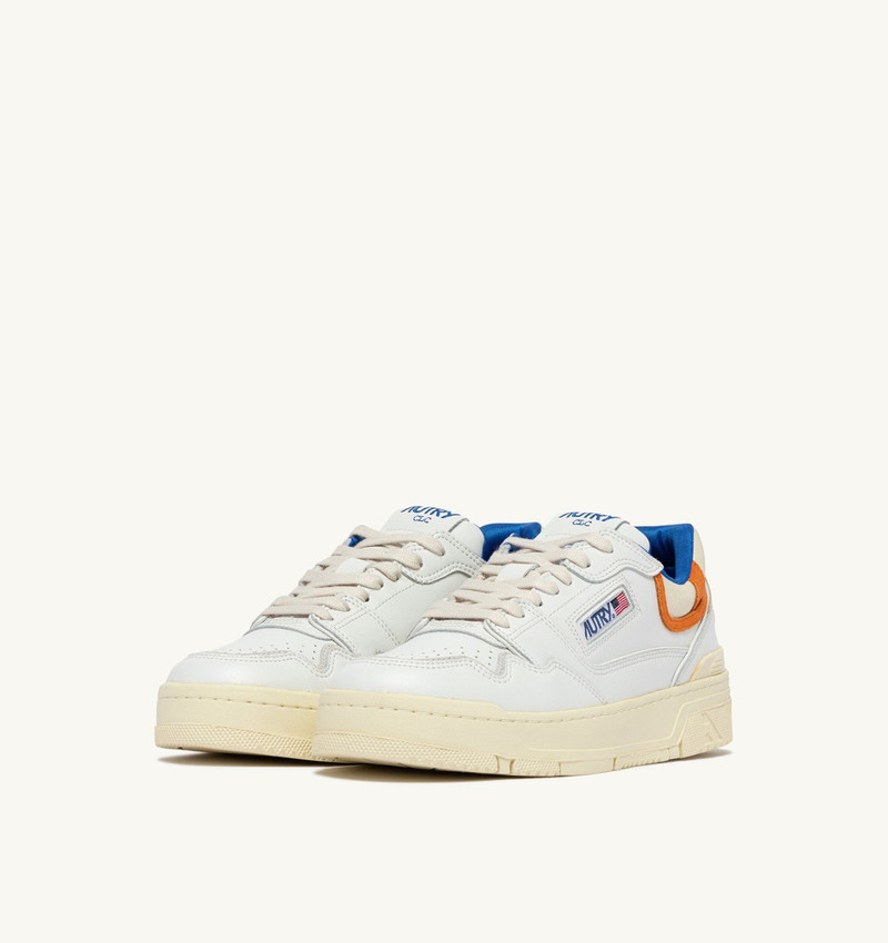 AUTRY SNEAKERS CLC LOW IN WHITE AND FANTA LEATHER outlook