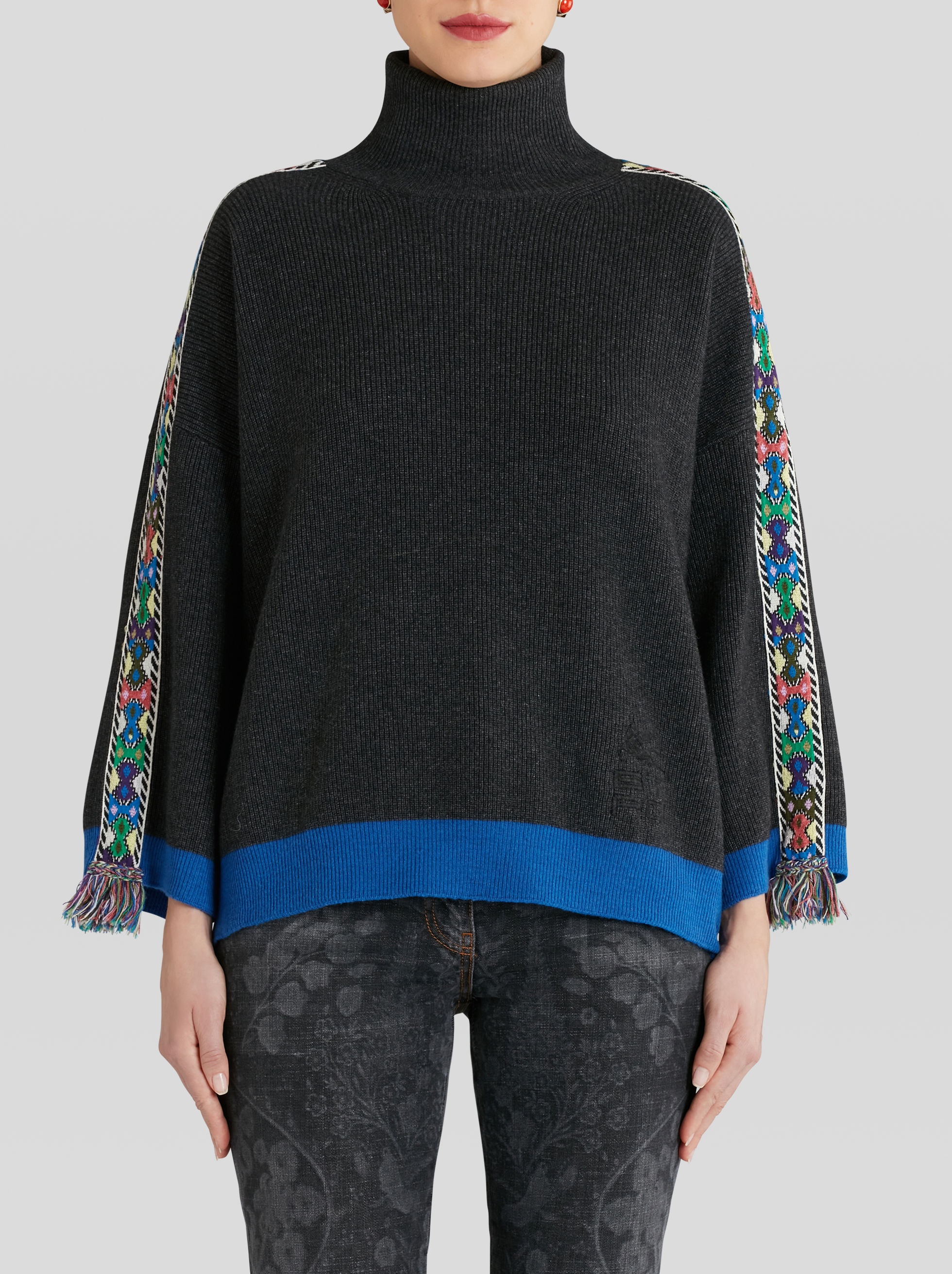 JERSEY PONCHO WITH GEOMETRIC TAPES AND TASSELS - 2