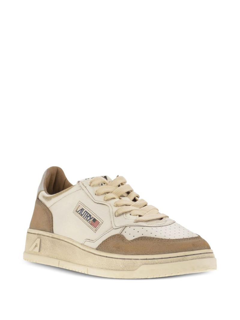 AUTRY Medalist weathered low-top sneakers outlook