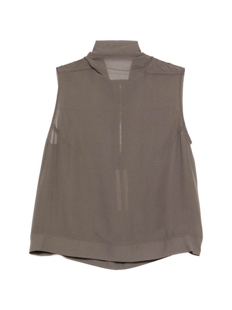 zip-fastening vest 1