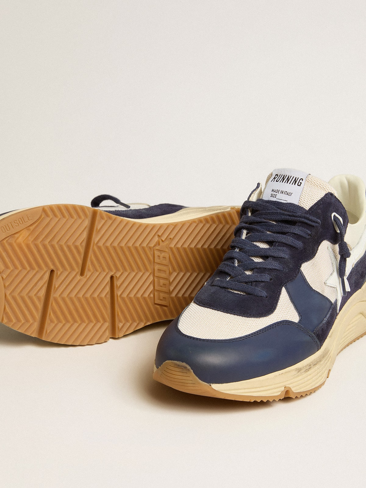 Running Sole in cream mesh and blue leather with a white leather star - 4