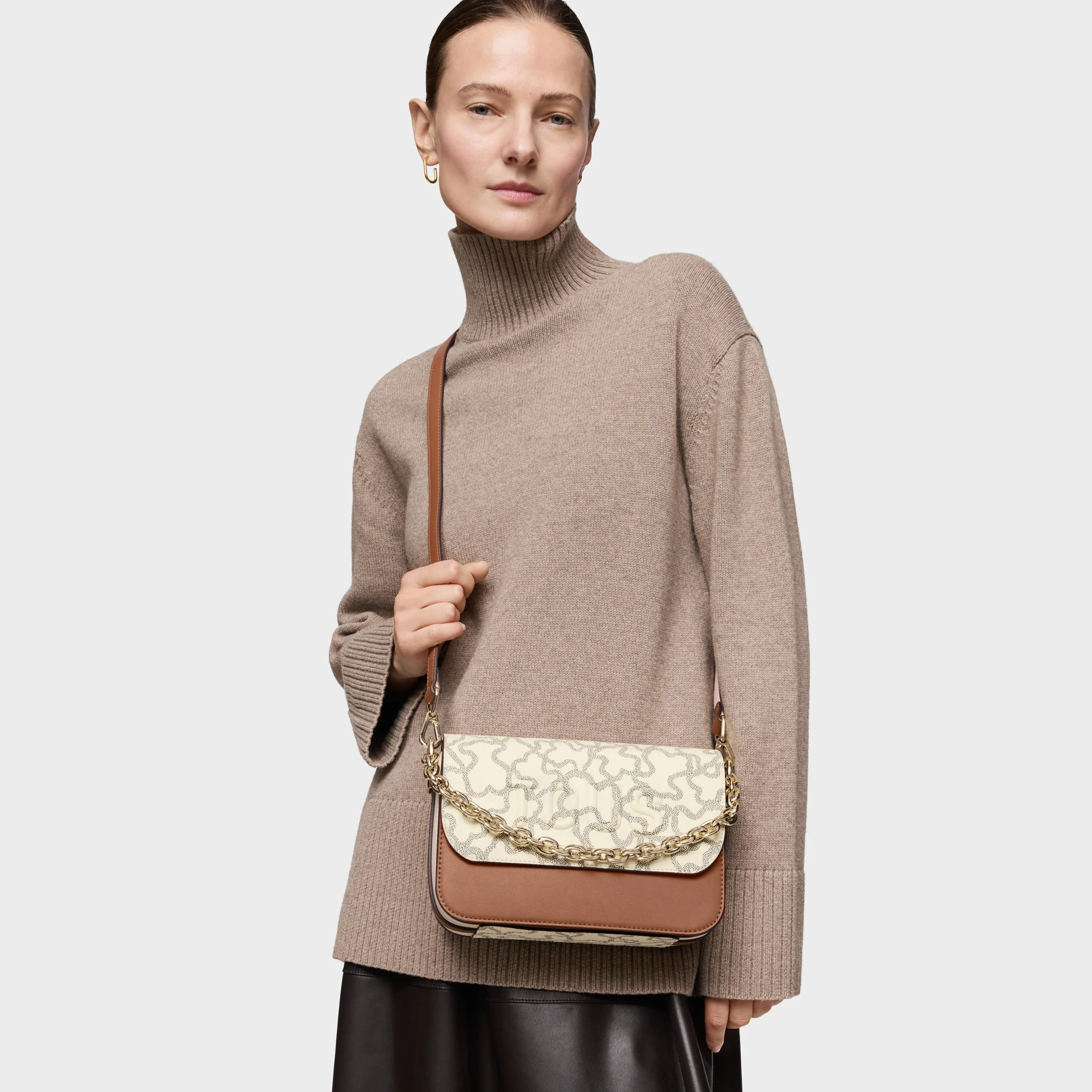 Medium camel beige chain Crossbody bag Kaos Icon - 1