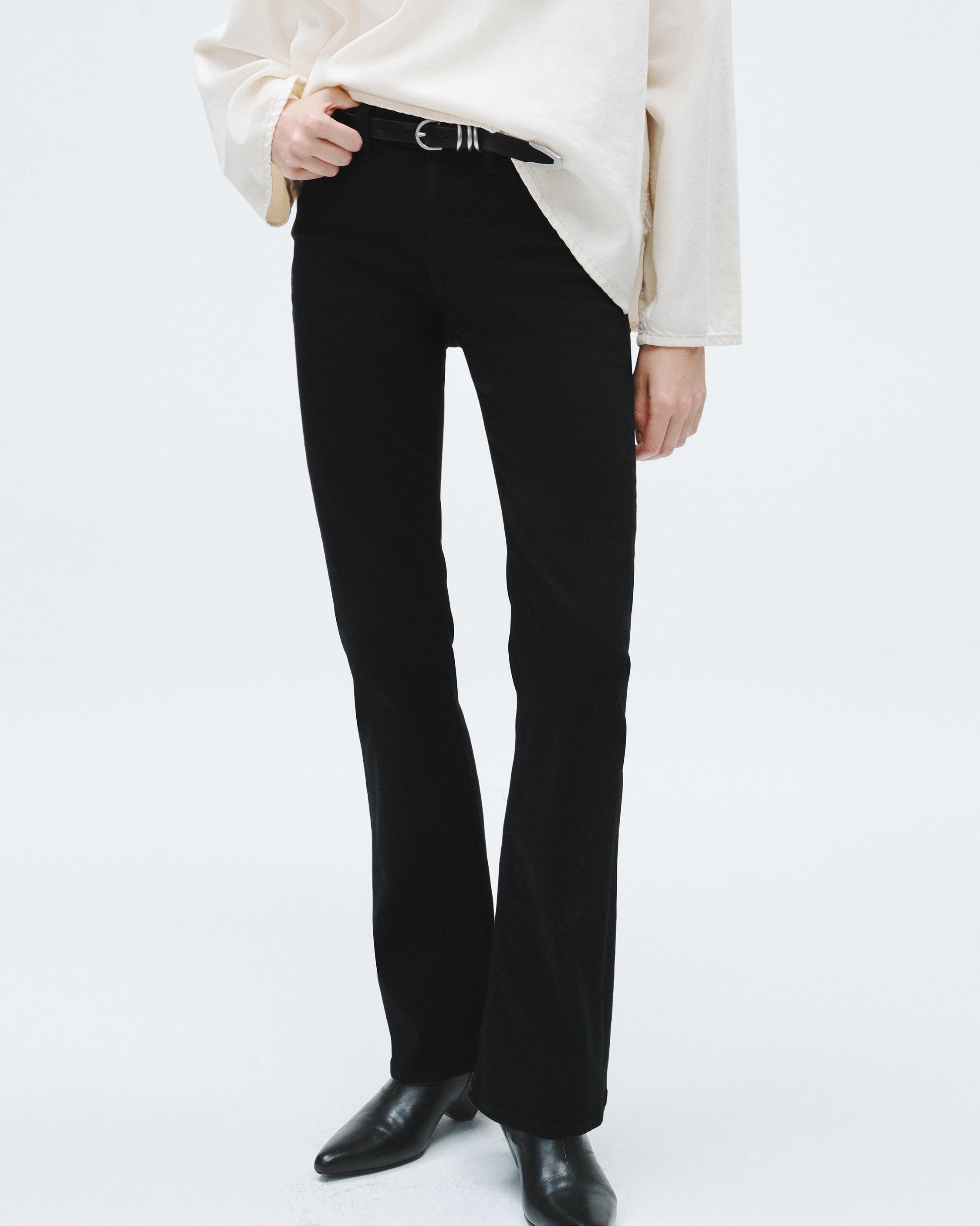 Peyton Bootcut - Black
Mid-Rise Stretch Jean - 5
