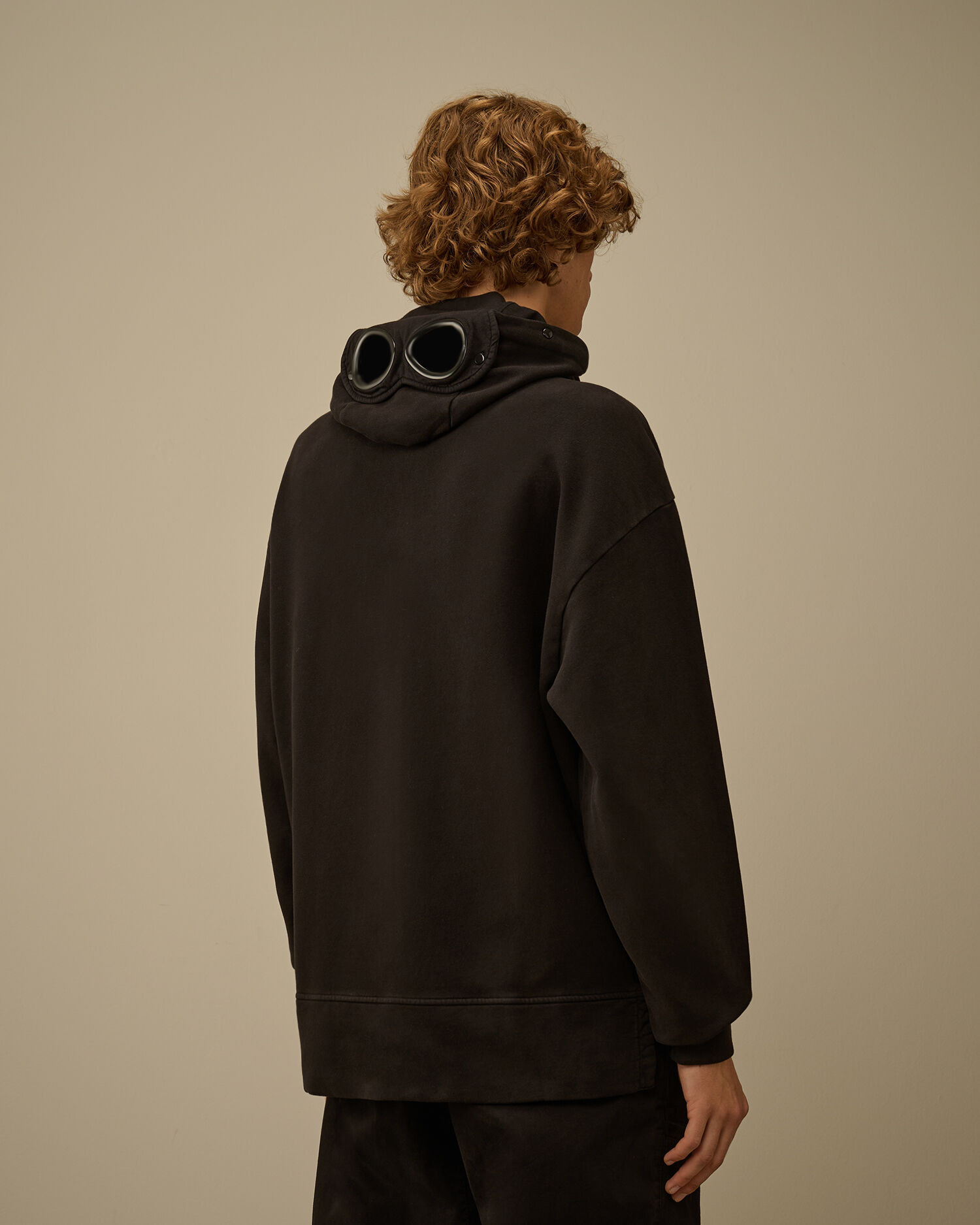 Brushed and Emerized Diagonal Fleece Boxy Goggle Sweatshirt - 4