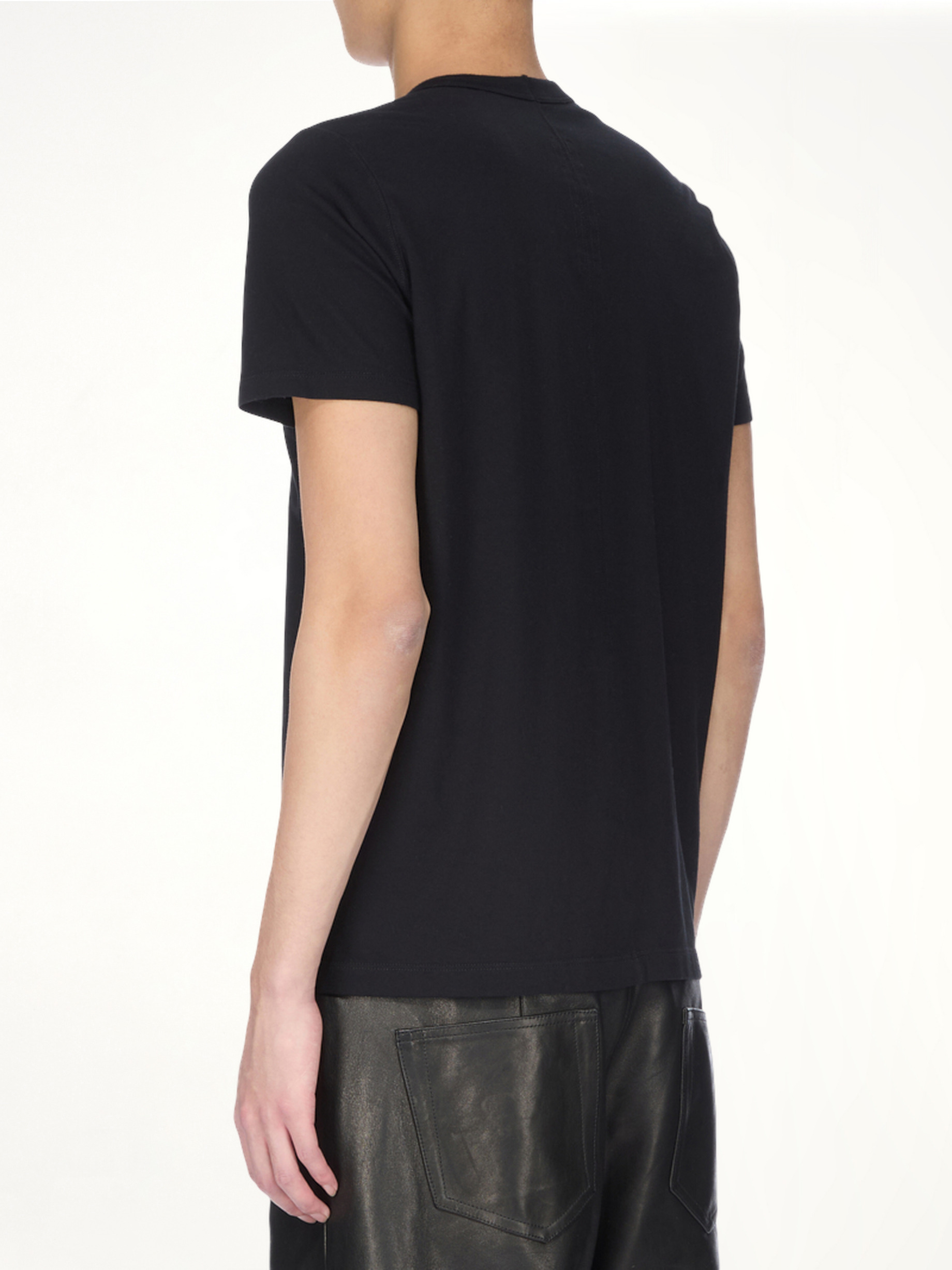 Short Level T in Black - 6