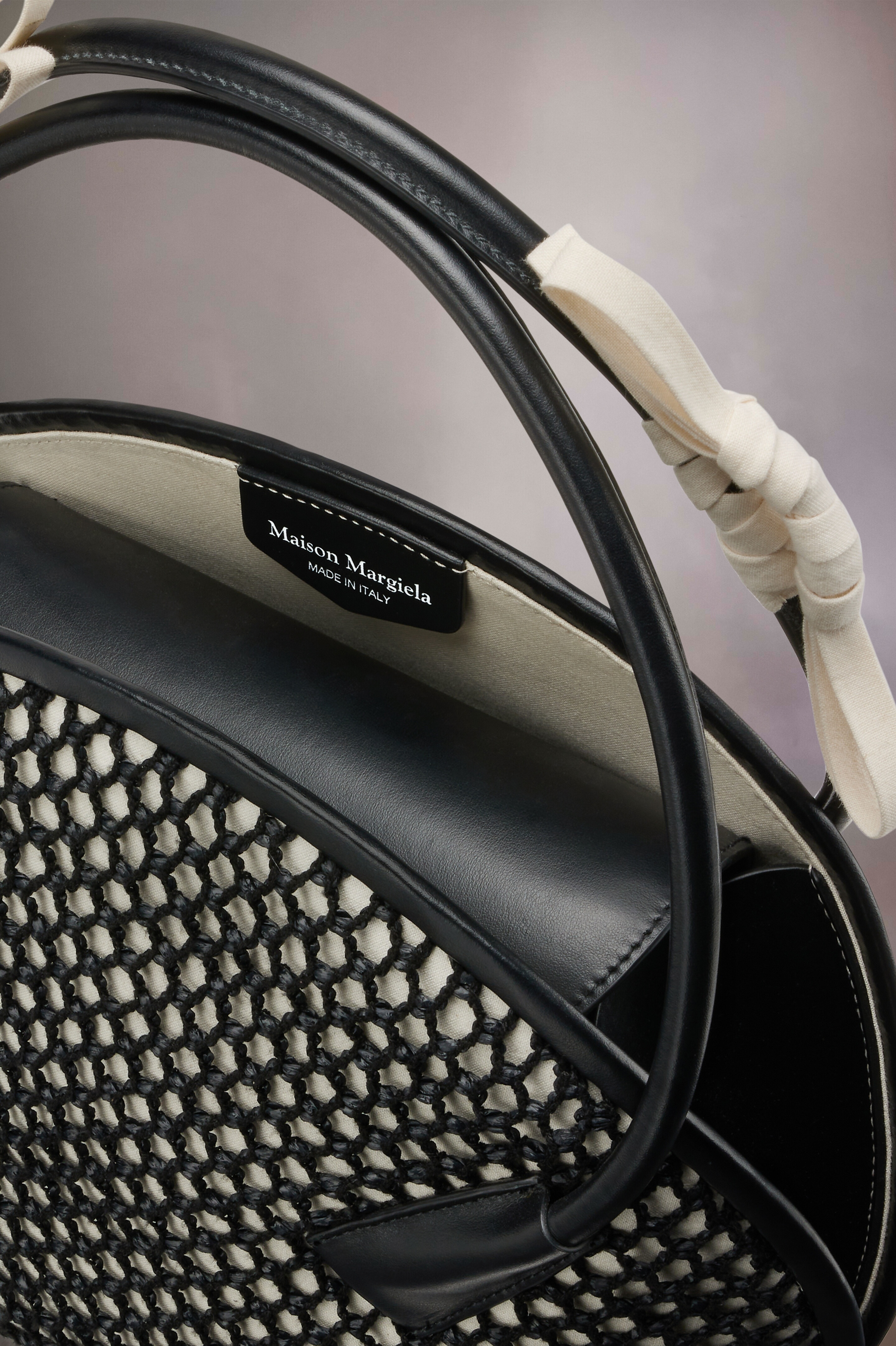 【送料&関税込】Maison Margiela Fortune Bag Small - Unisex Maison Margiela Fortune bag small | REVERSIBLE