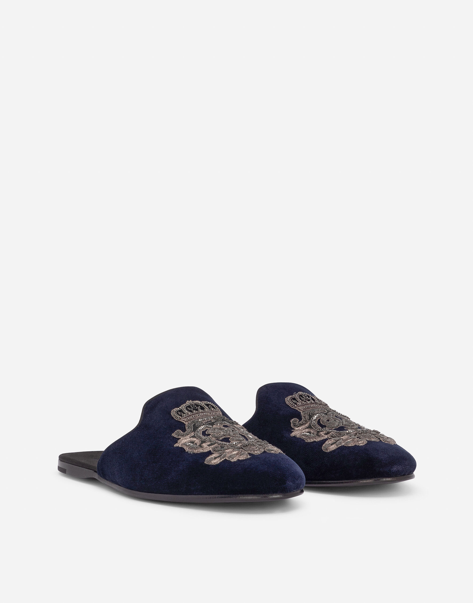 Velvet slippers with coat of arms embroidery - 2