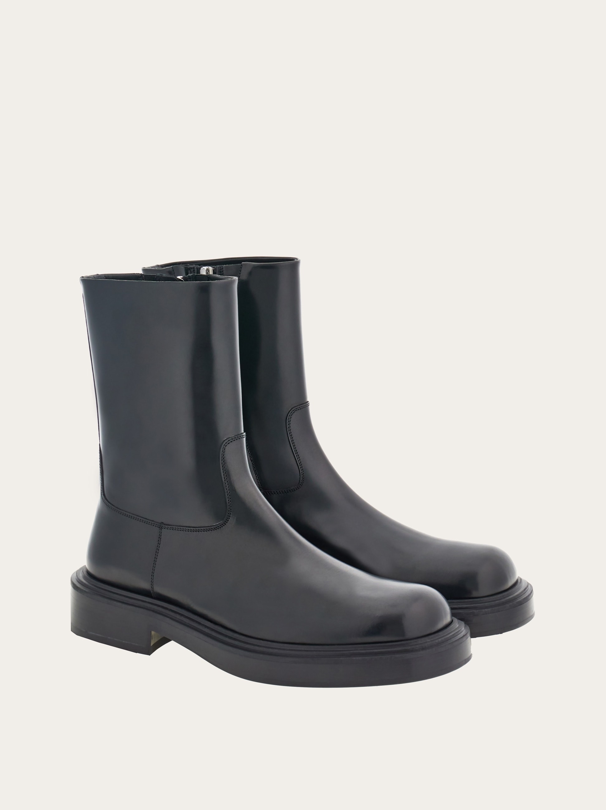 Ankle boot with rounded toe - 4