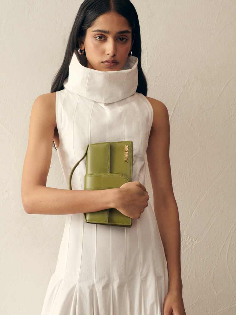 JACQUEMUS Le grand Bambino outlook