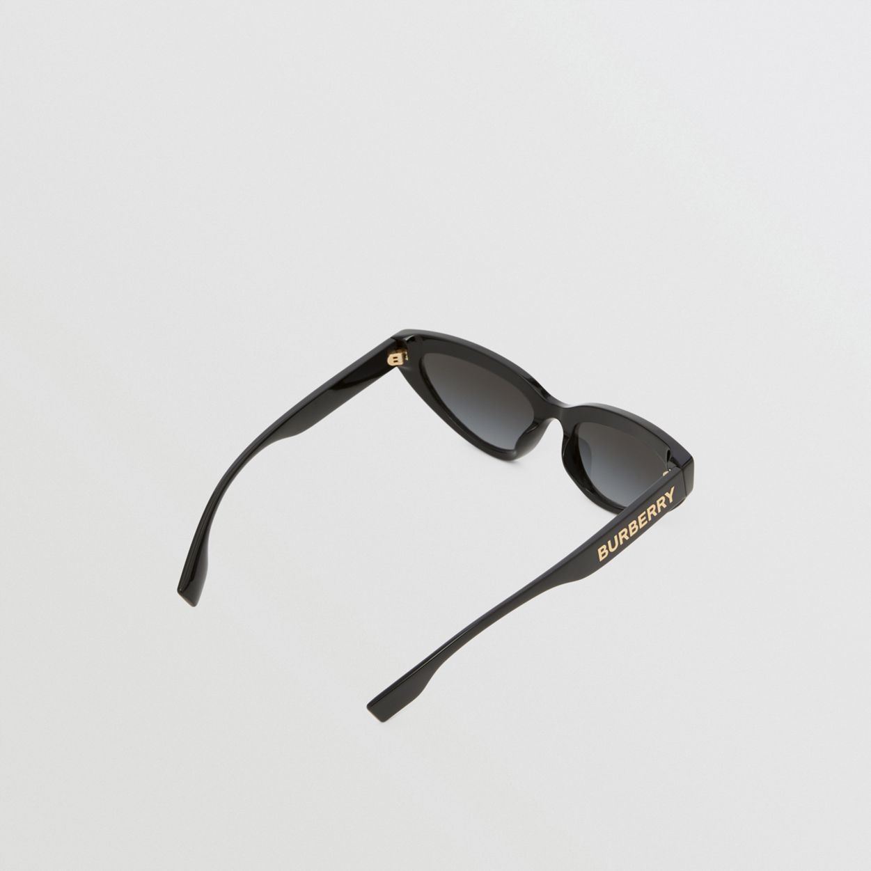 Cat-eye Frame Sunglasses - 5