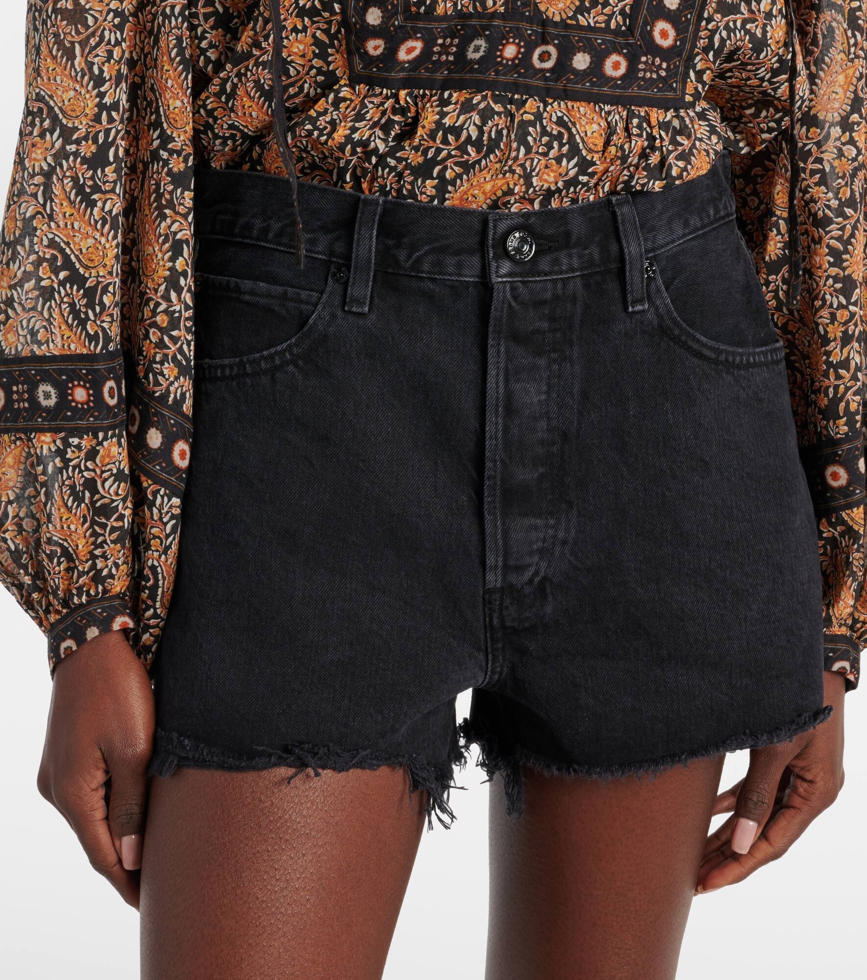 Frayed denim shorts - 4