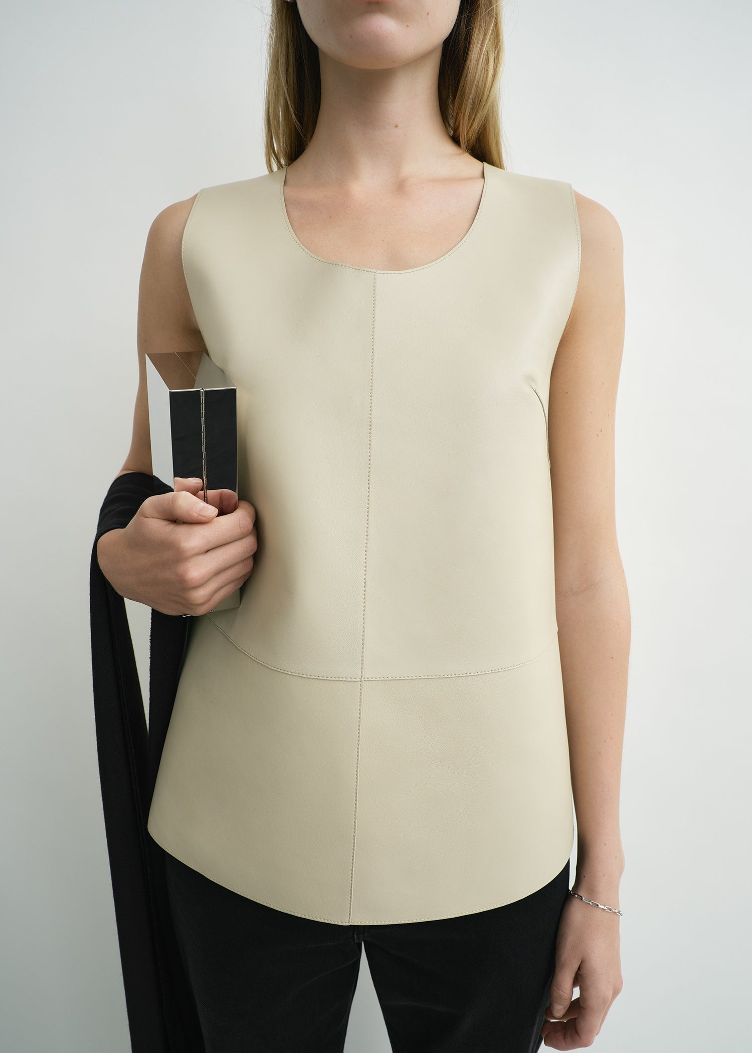 Scoop-neck leather top sand - 5