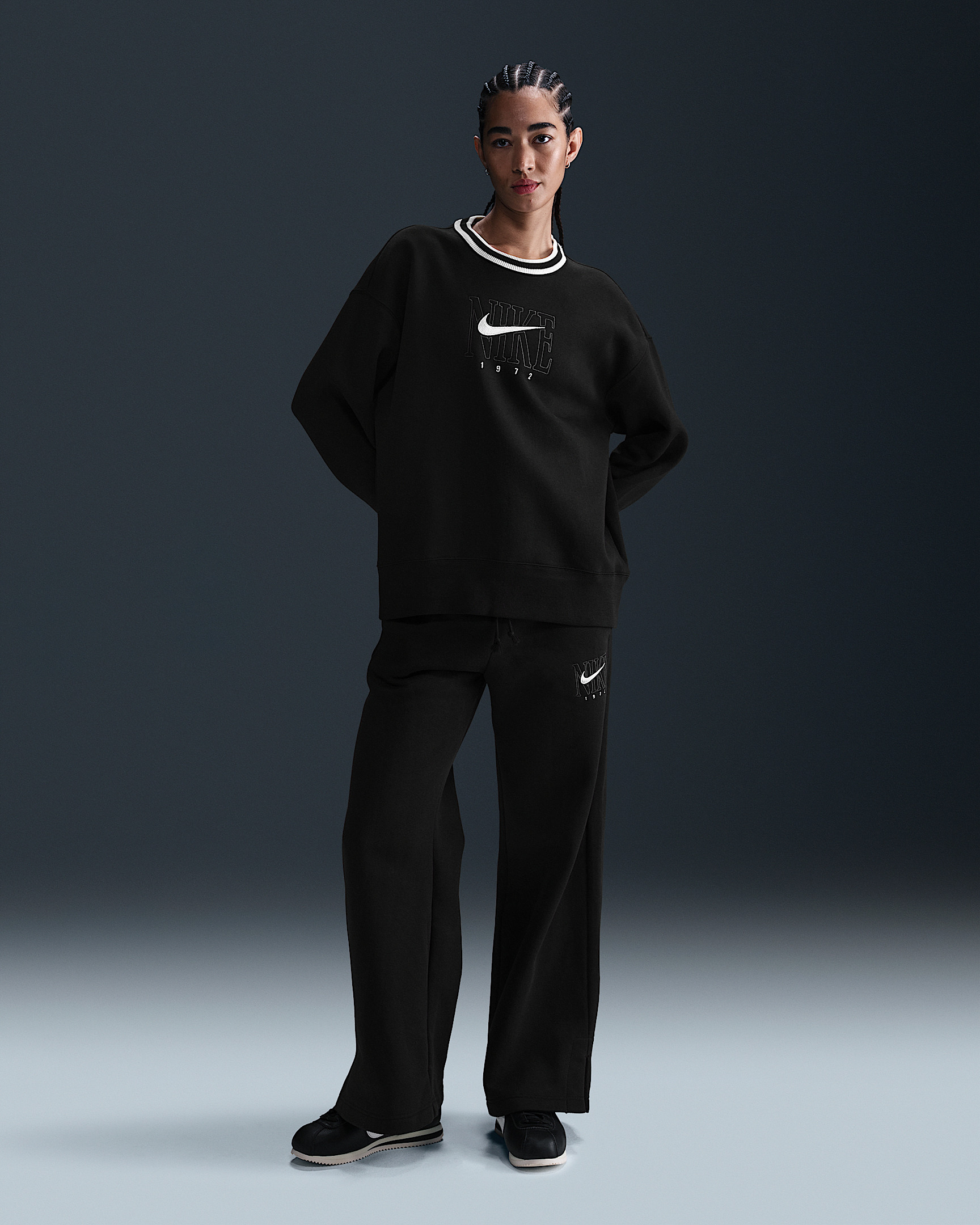 Nike Sportswear Phoenix Fleece Women's Oversized Graphic Crew-Neck Sweatshirt - 4