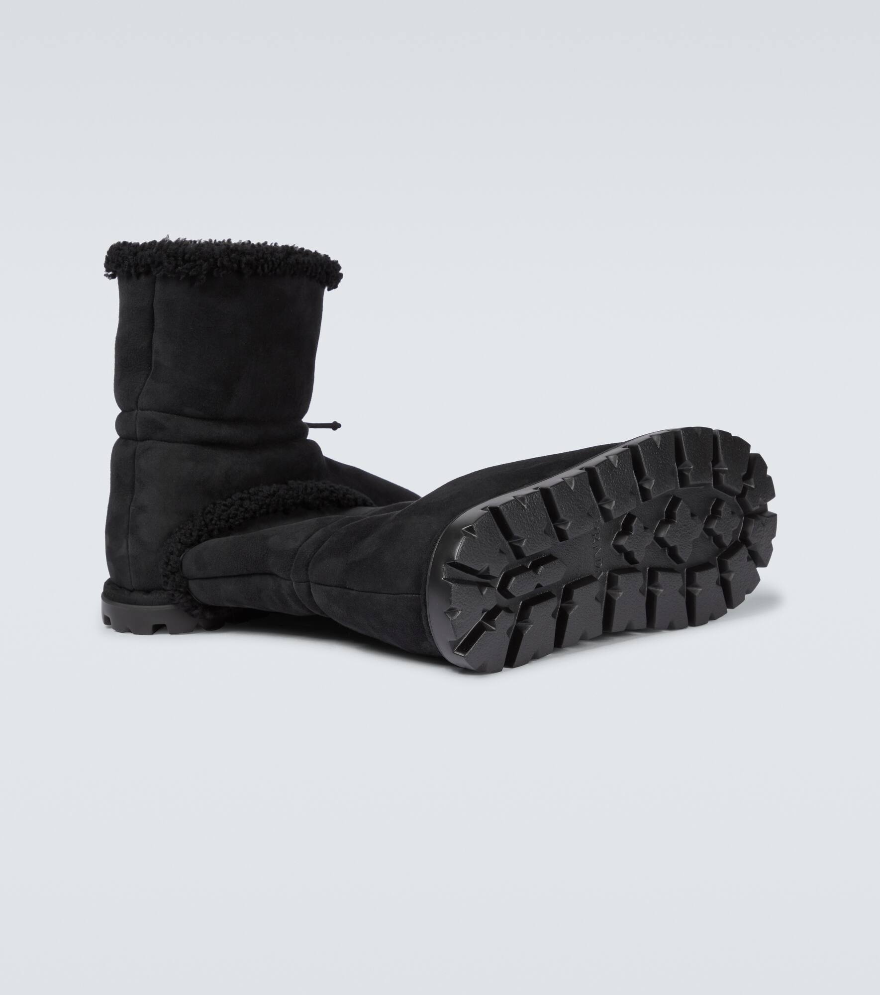 Suede boots - 7
