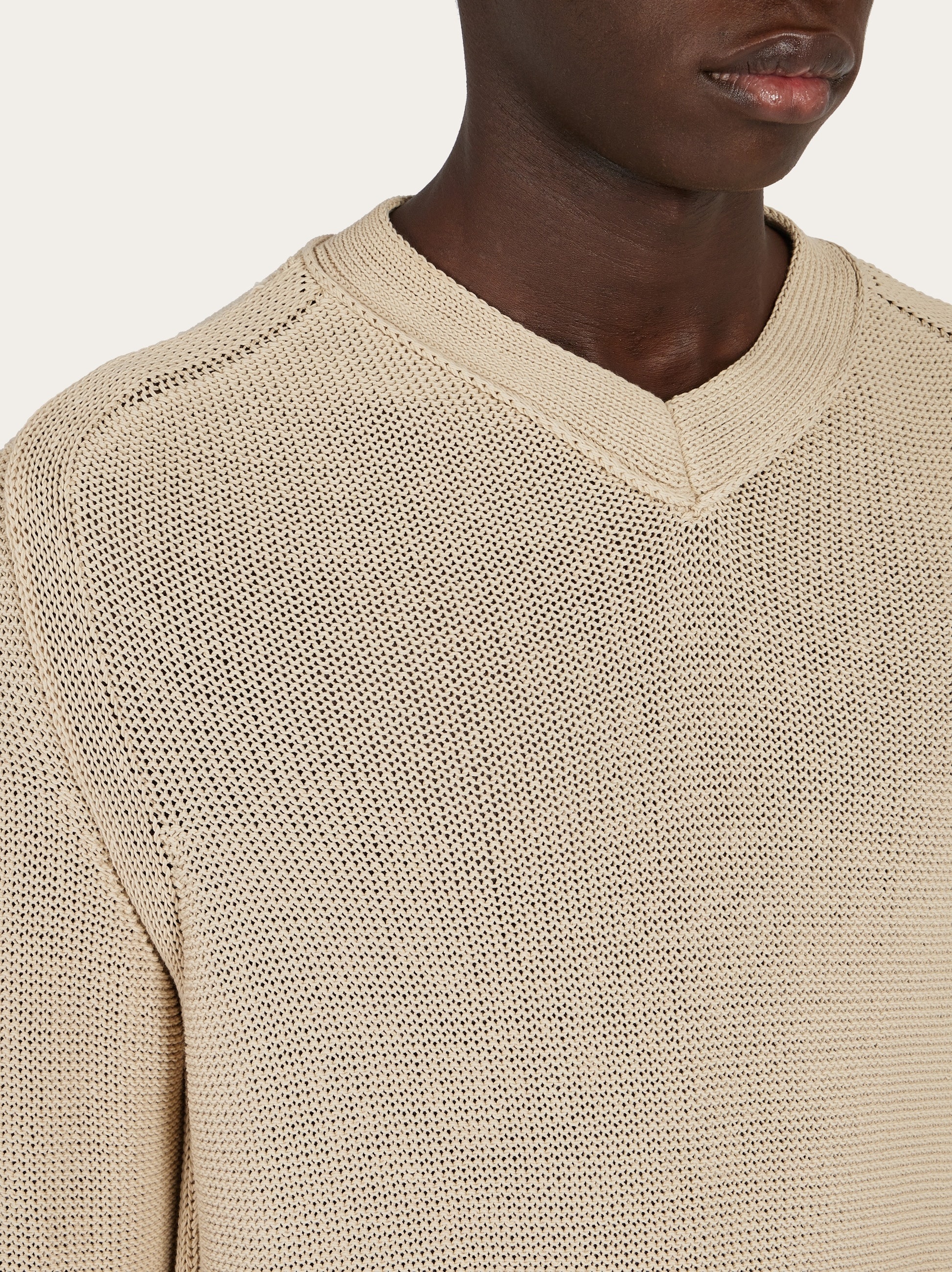 V-neck sweater - 4
