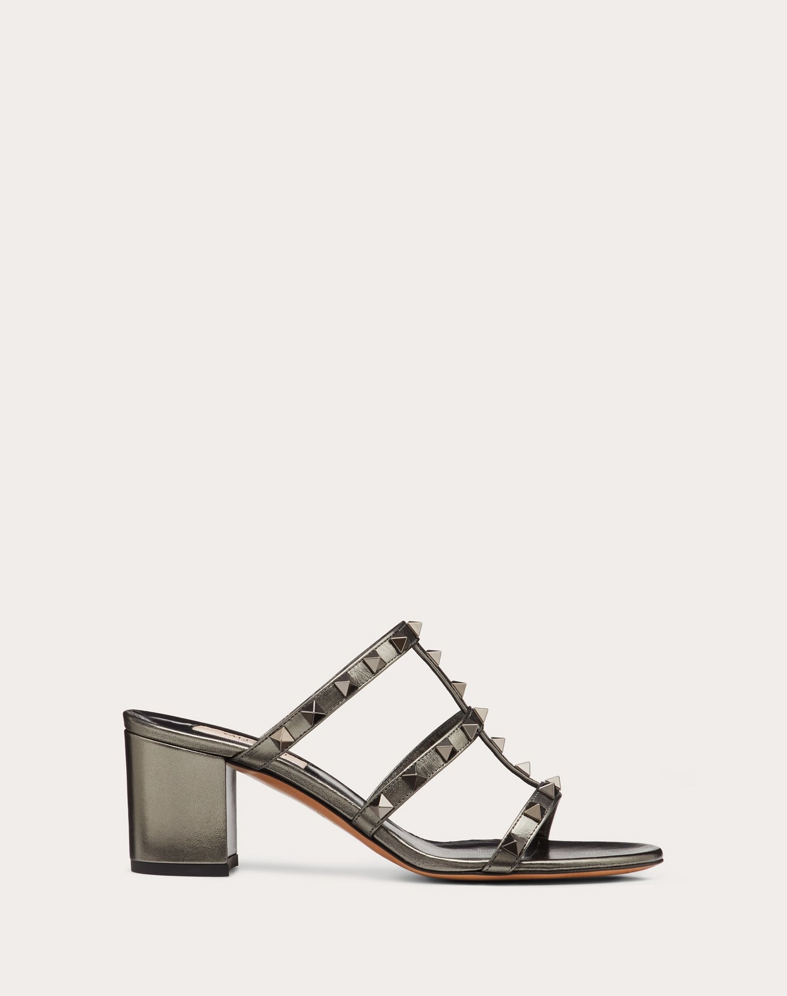 Rockstud Metallic Calfskin Leather Slide Sandal 60 mm - 1