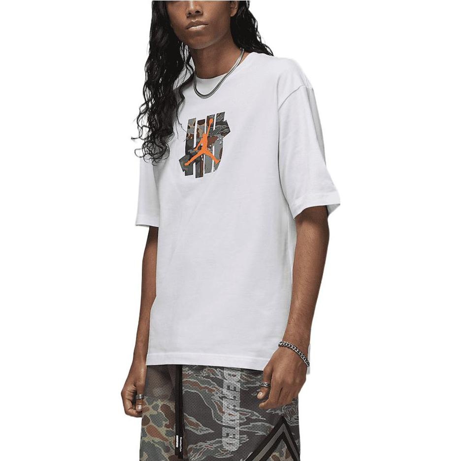 Air Jordan Tee x UNDEFEATED DX4305-100 - 3