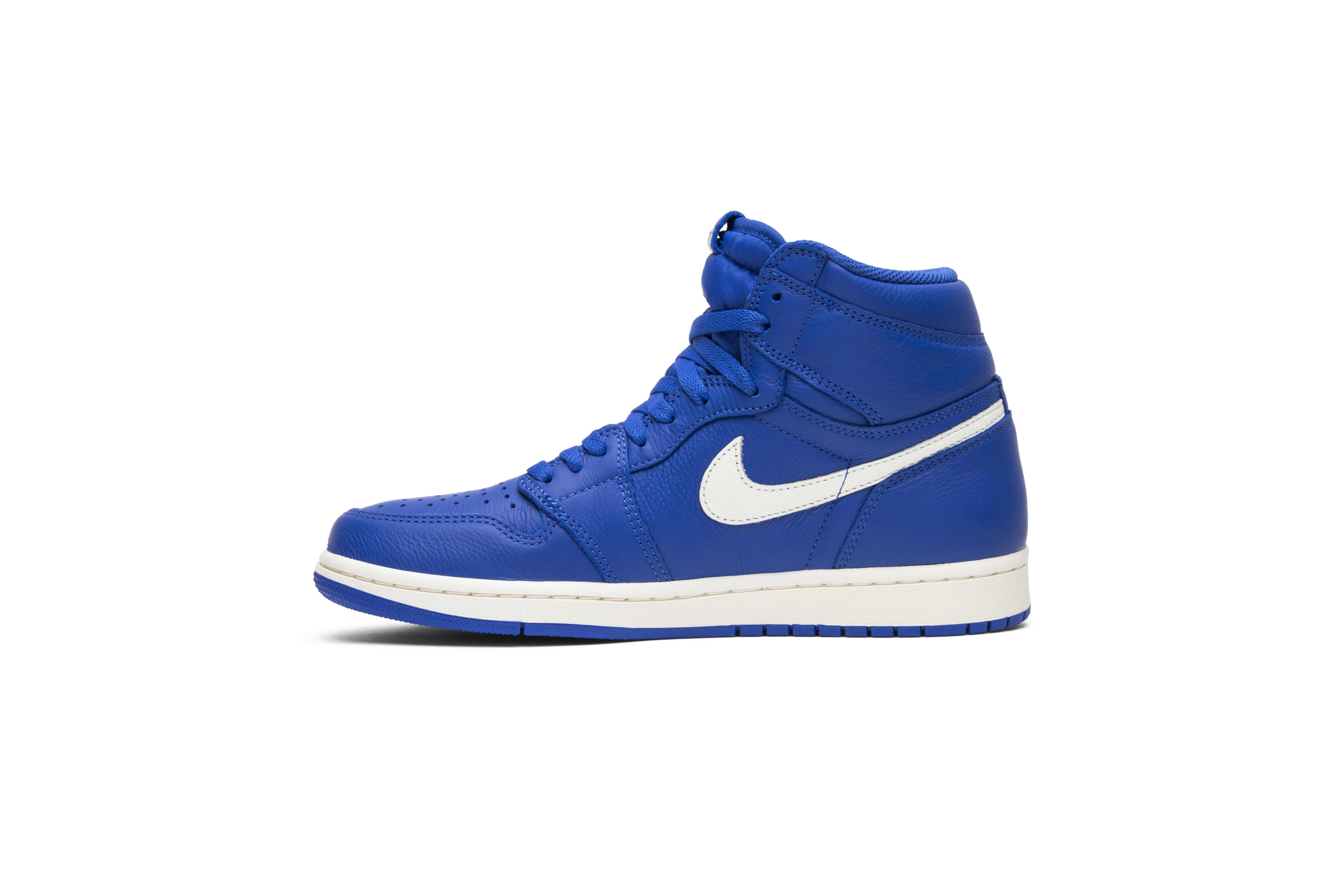Air Jordan 1 Retro High OG 'Hyper Royal' - 3