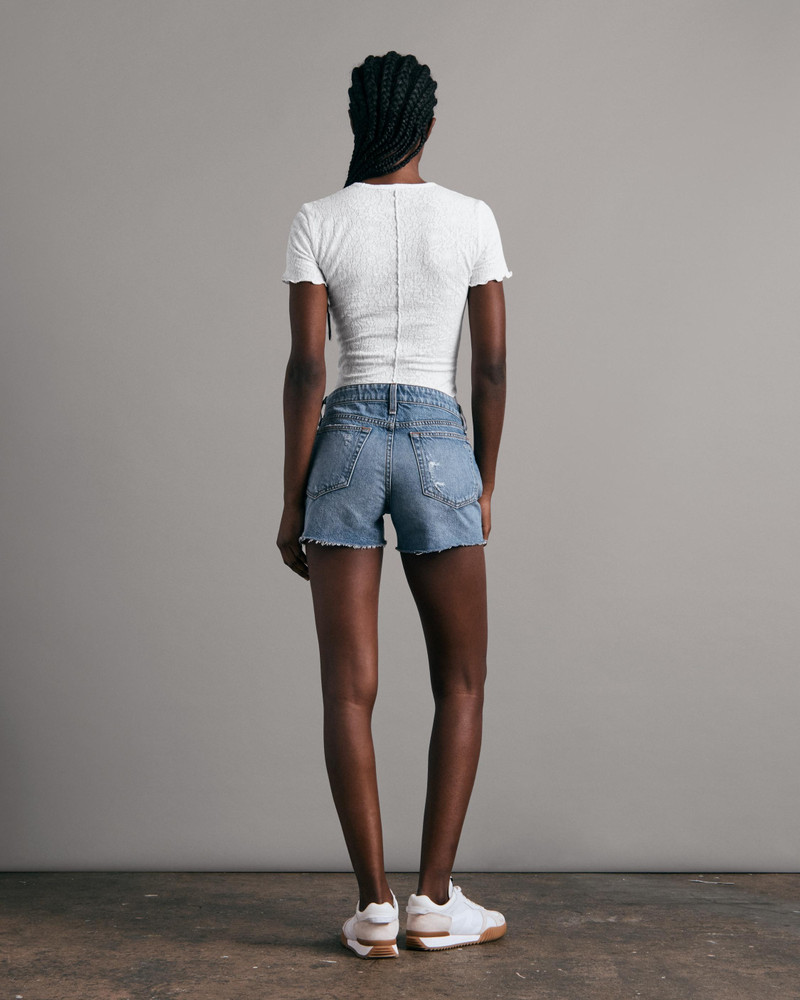 Dre Low-Rise 3.5" Short - Norwalk
Relaxed Fit Mid Indigo Jean Short 4